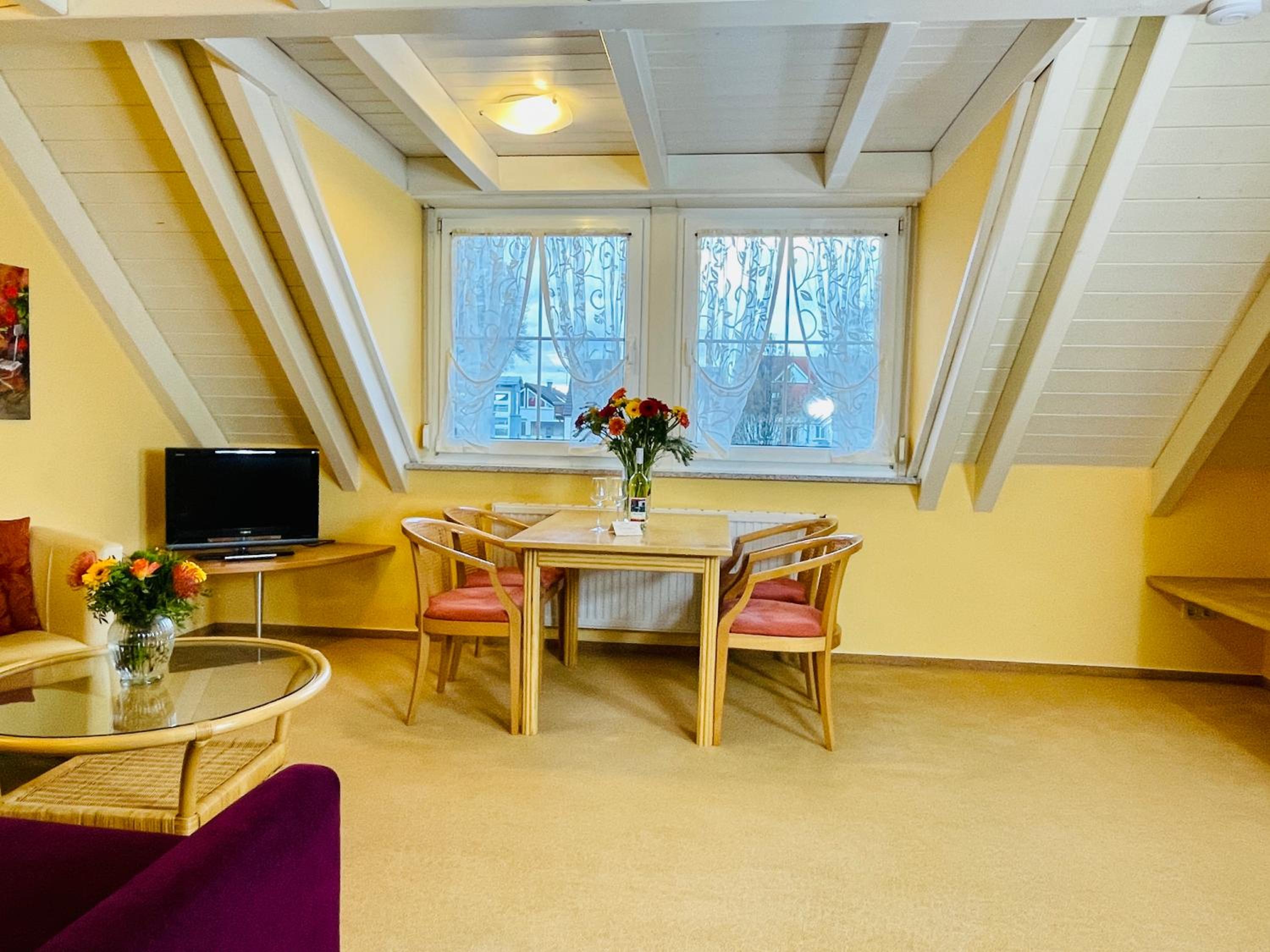 Apartment photo 3
