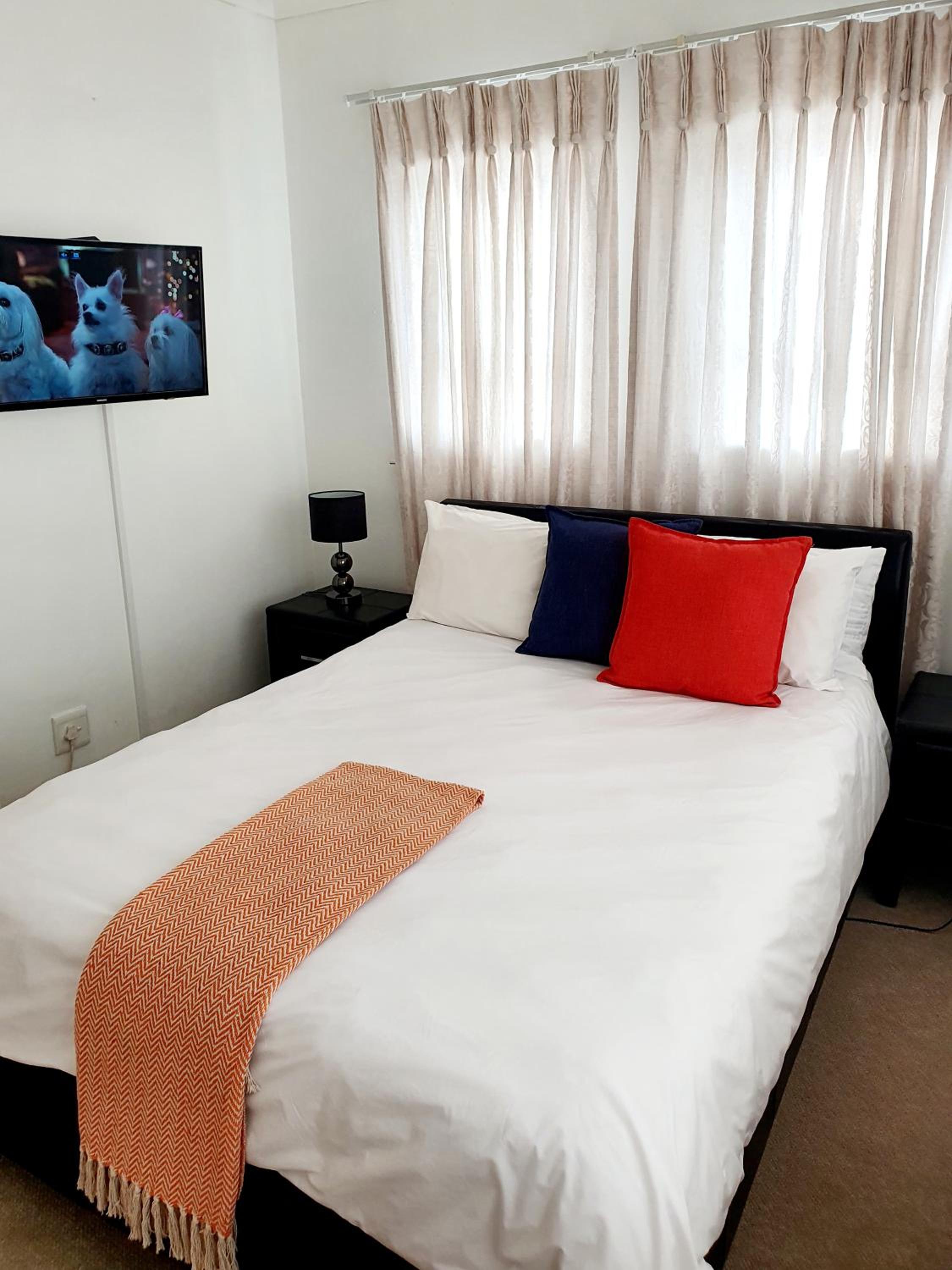Deluxe Double Room with Side Sea View photo 3