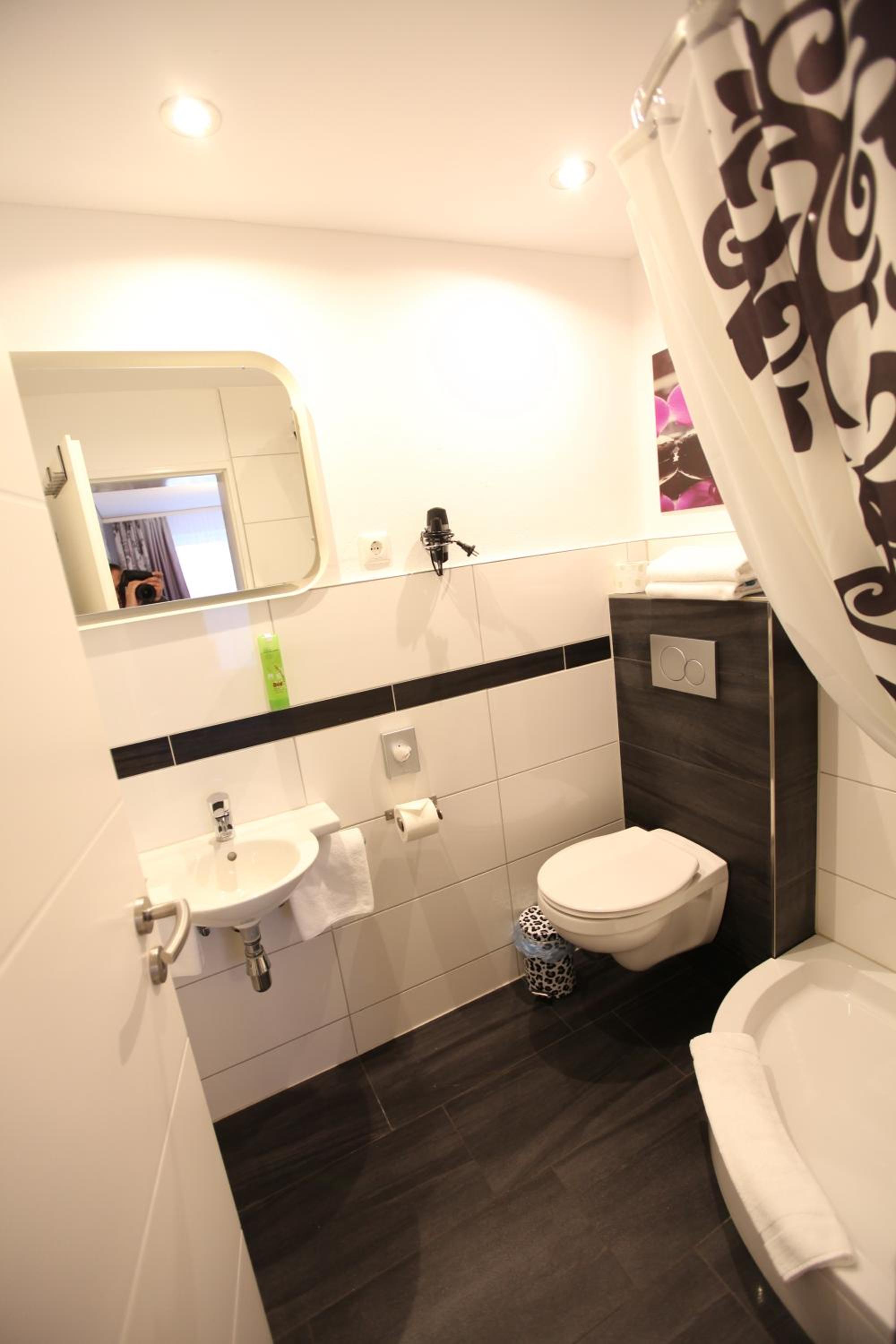 Economy Double Room photo 3