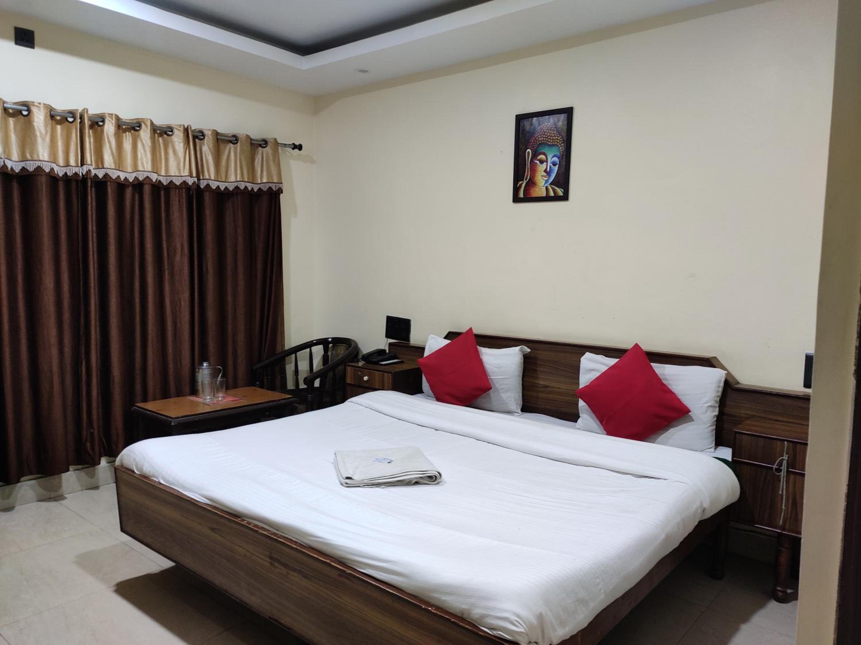 Deluxe Room - Photo 10