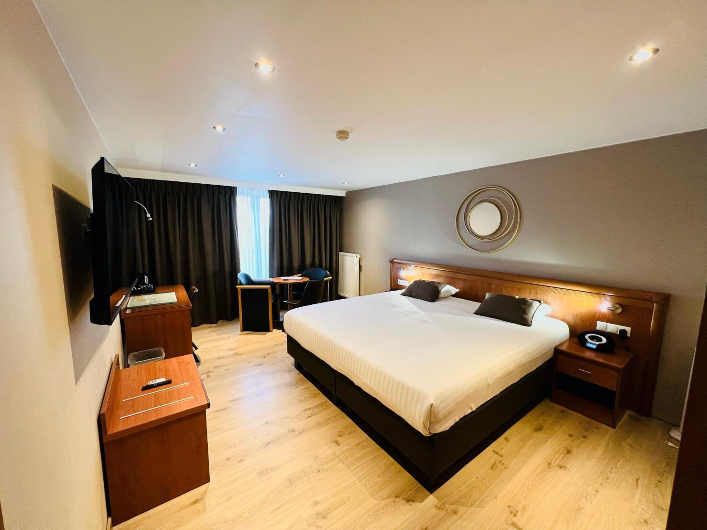 Superior King Room