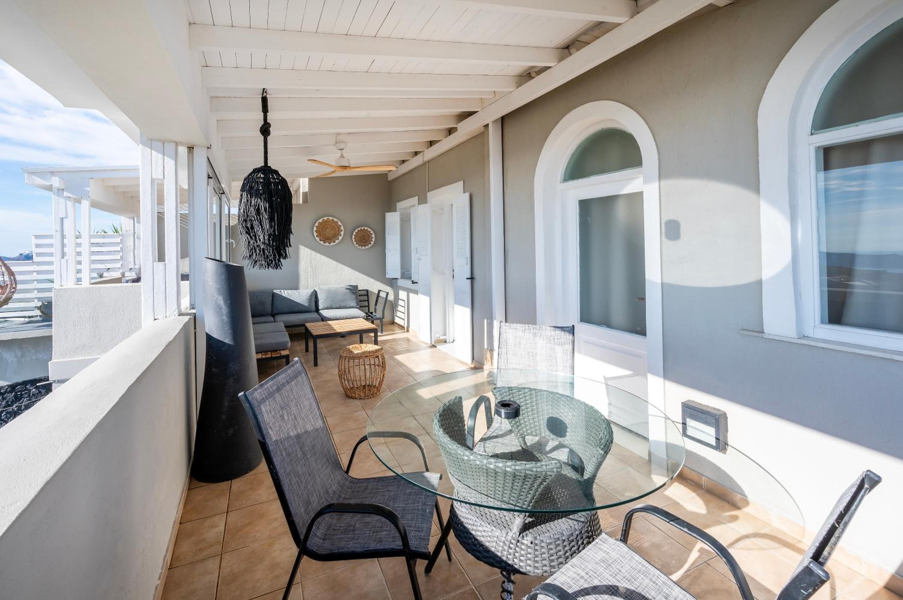 Villa with Private Pool - Photo 4