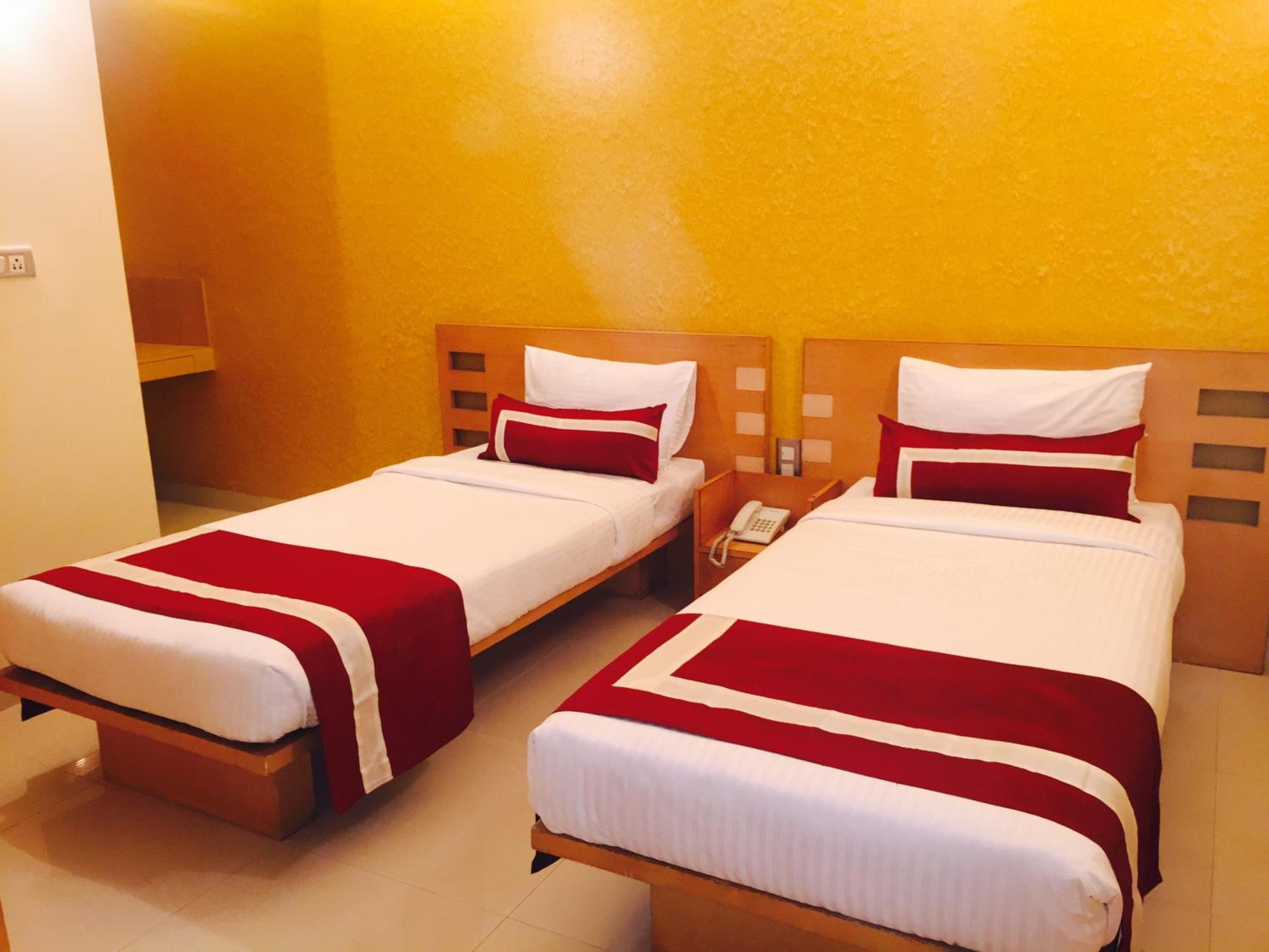 Deluxe Double Room - Photo 8