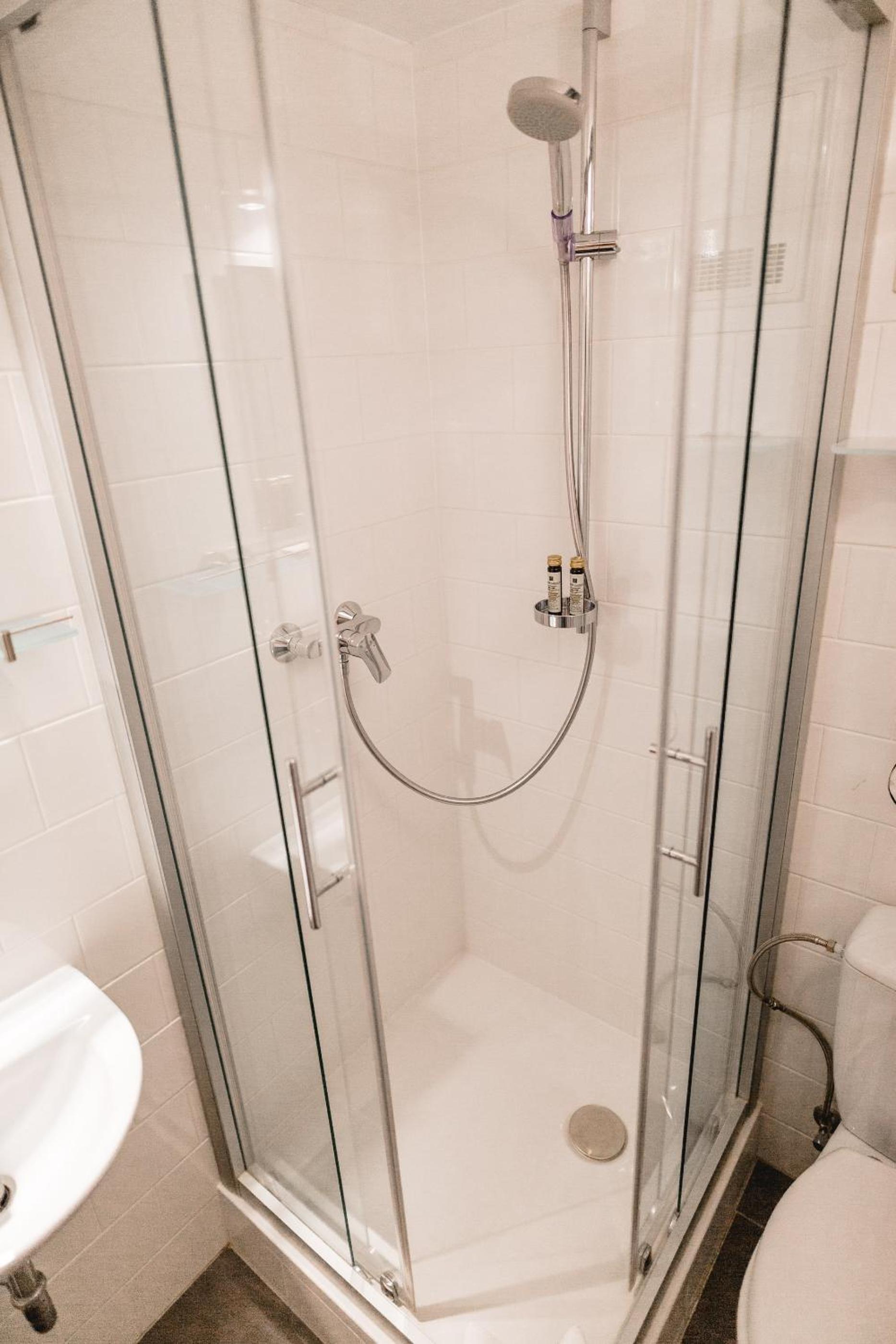 Single Room photo 2