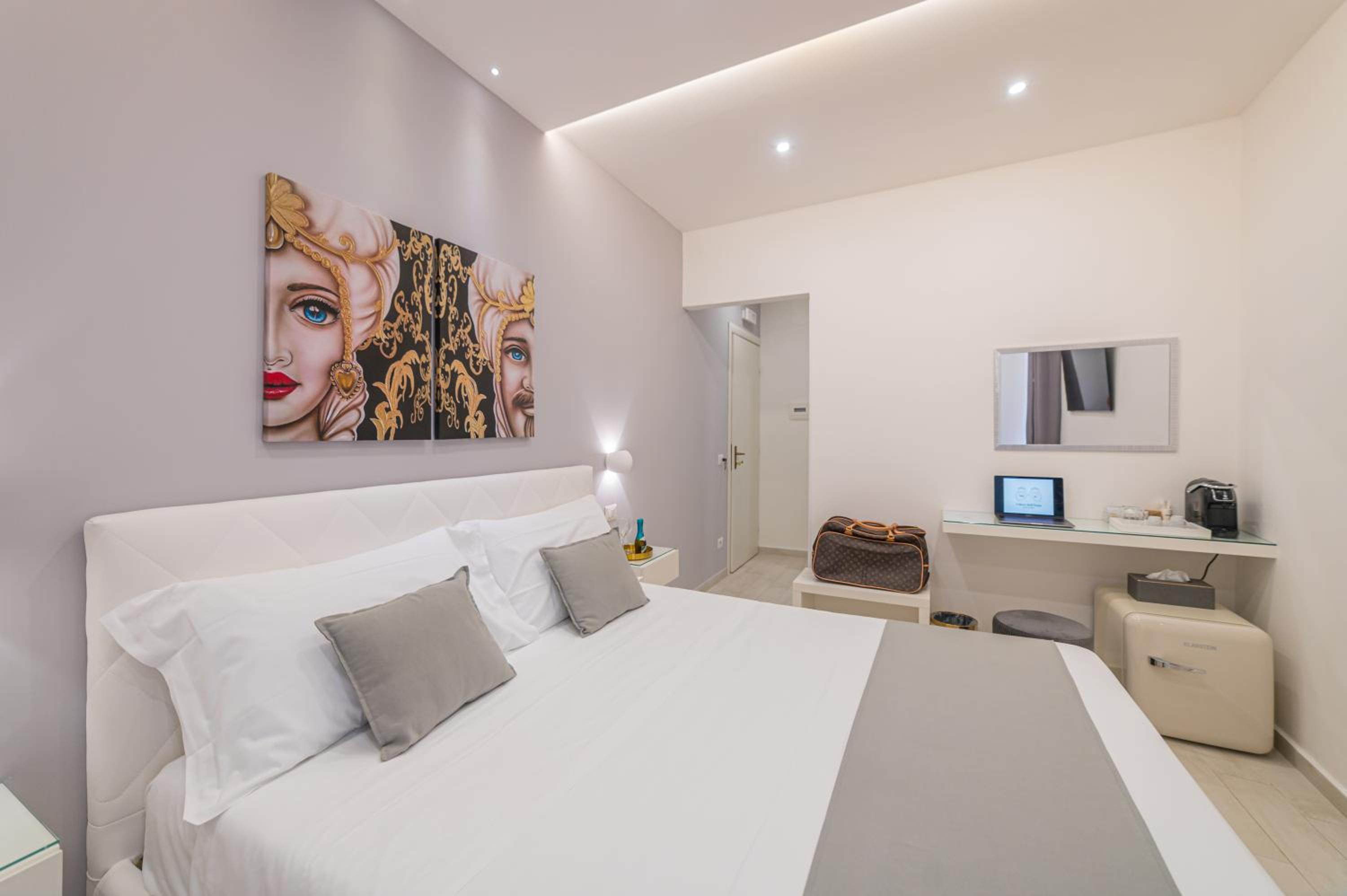 Double Room with Balcony photo 3