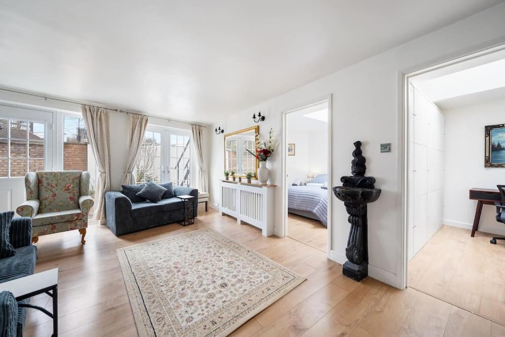 Three-Bedroom House photo 1