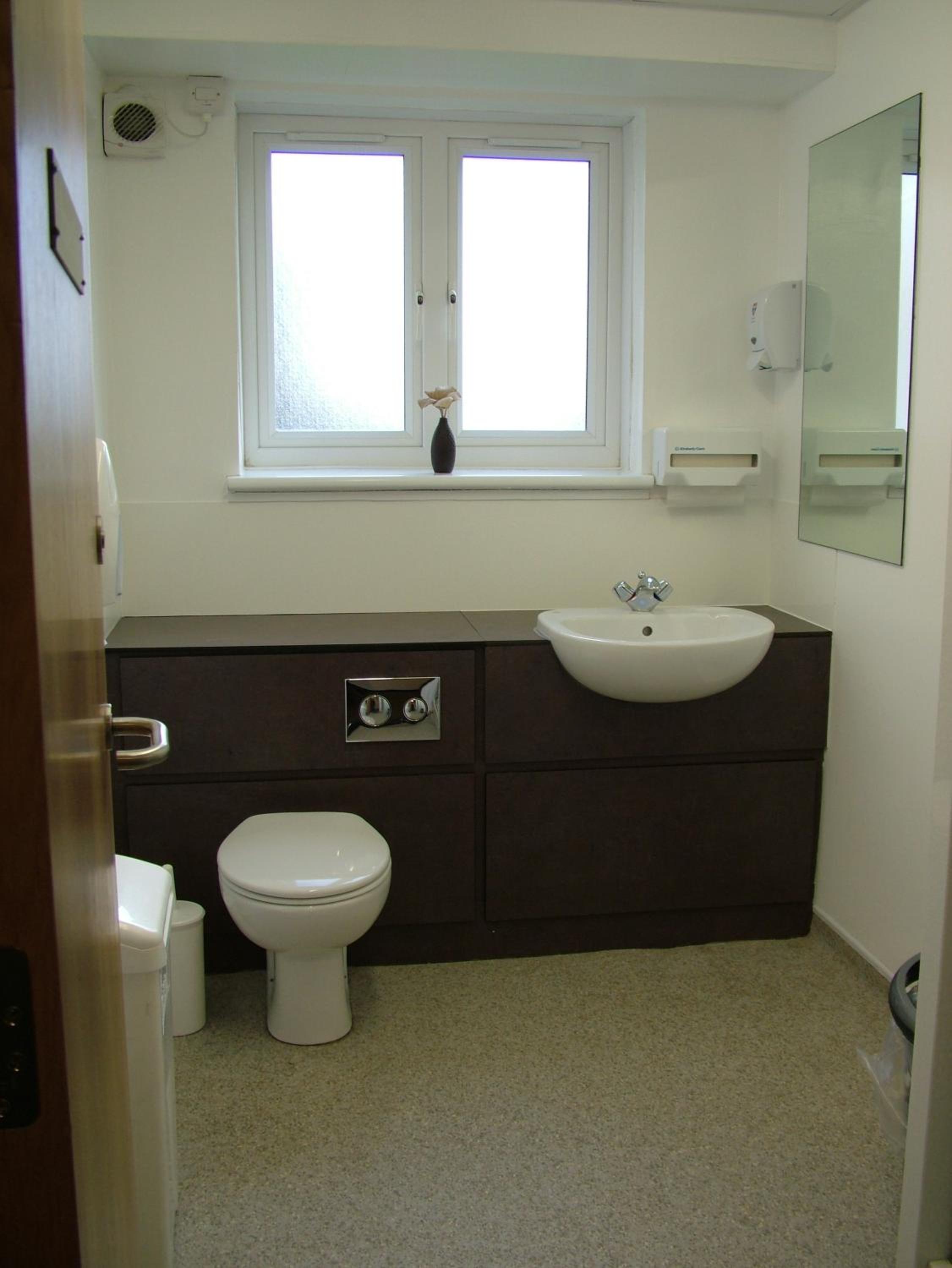 Single Room with Shared Shower and Toilet photo 2