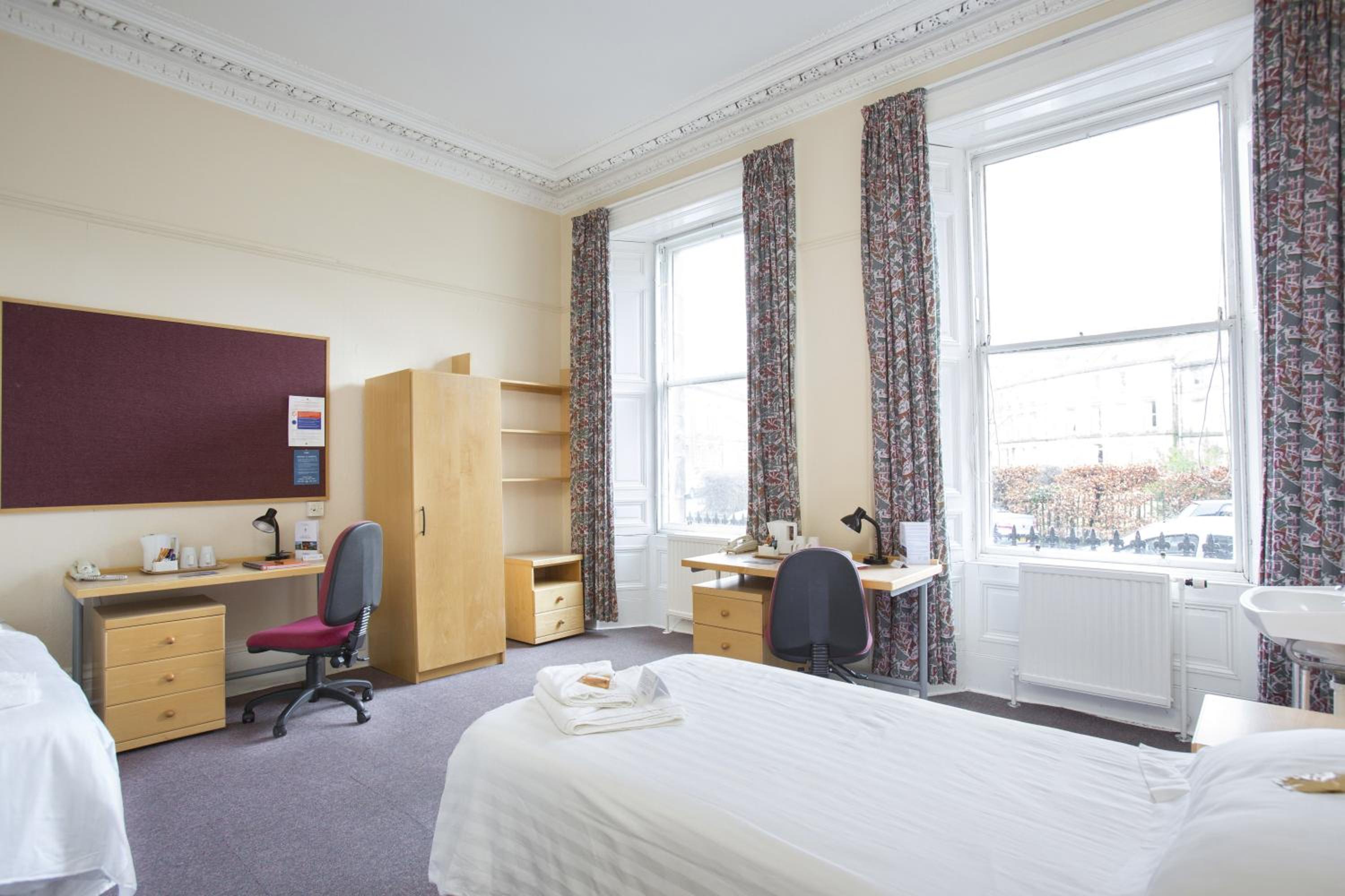 Standard Twin Room with Shared Bathroom photo 3