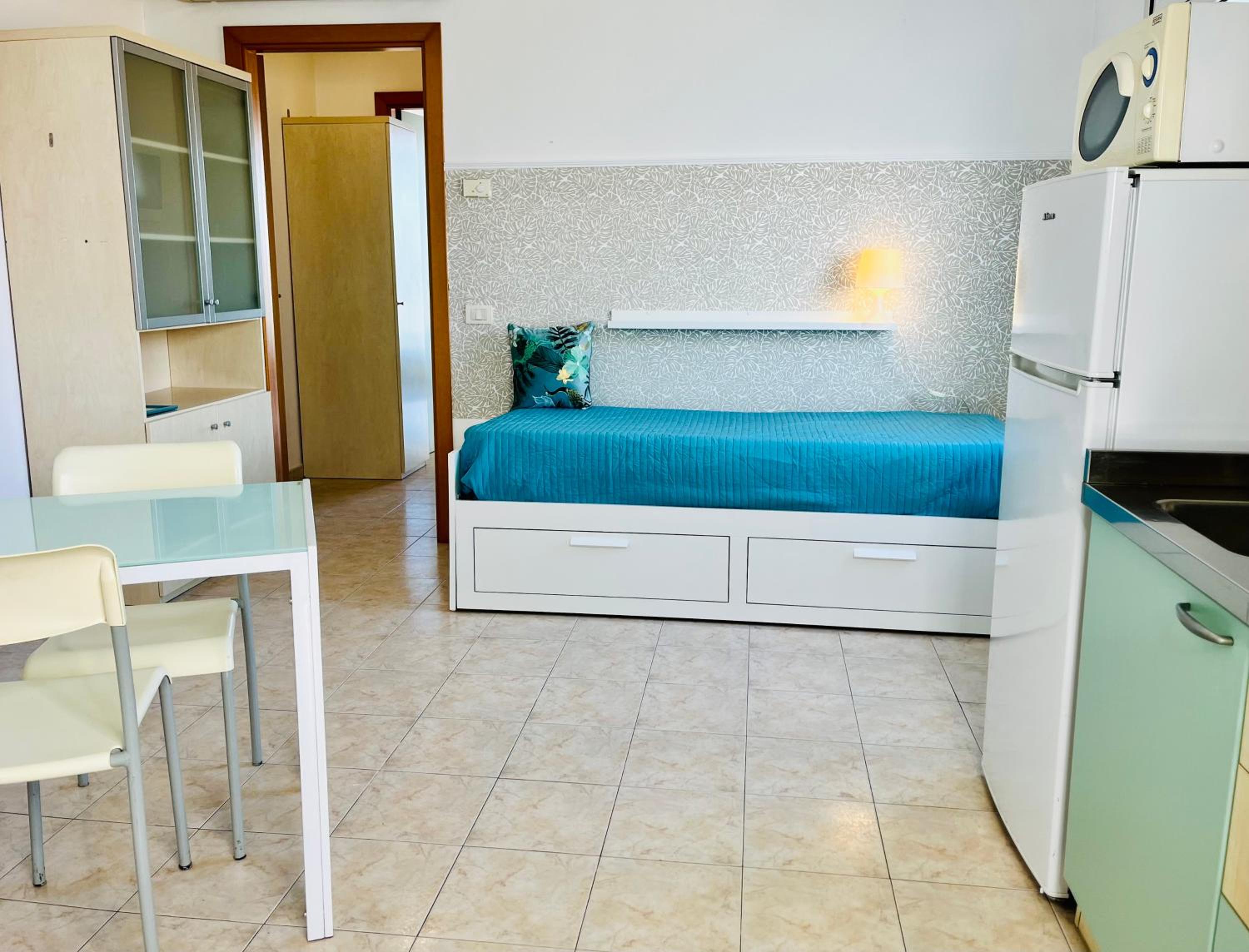Large One-Bedroom Apartment with Sea View  - Photo 6