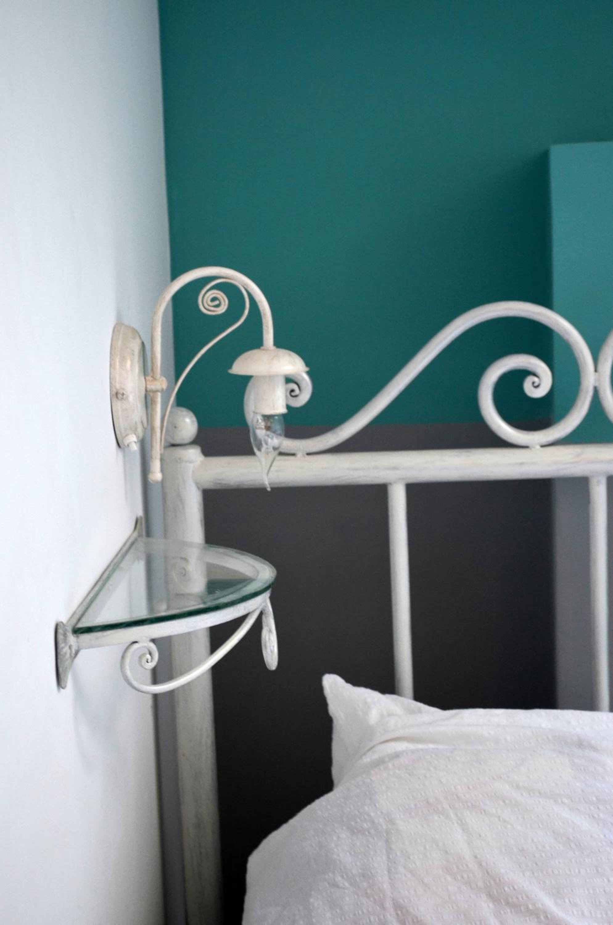 Double Room with Private Bathroom - Photo 34