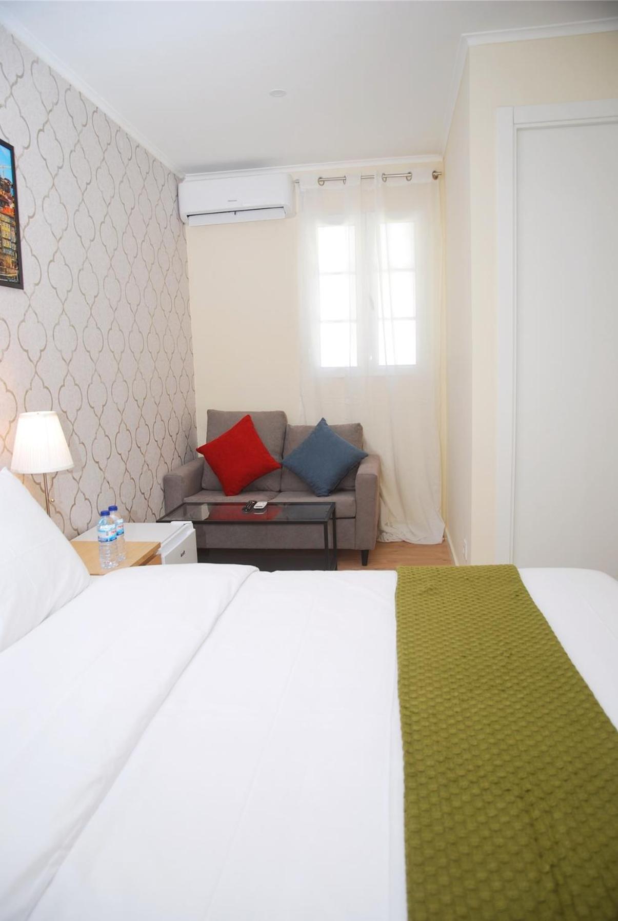 Double Room with Private Bathroom photo 2