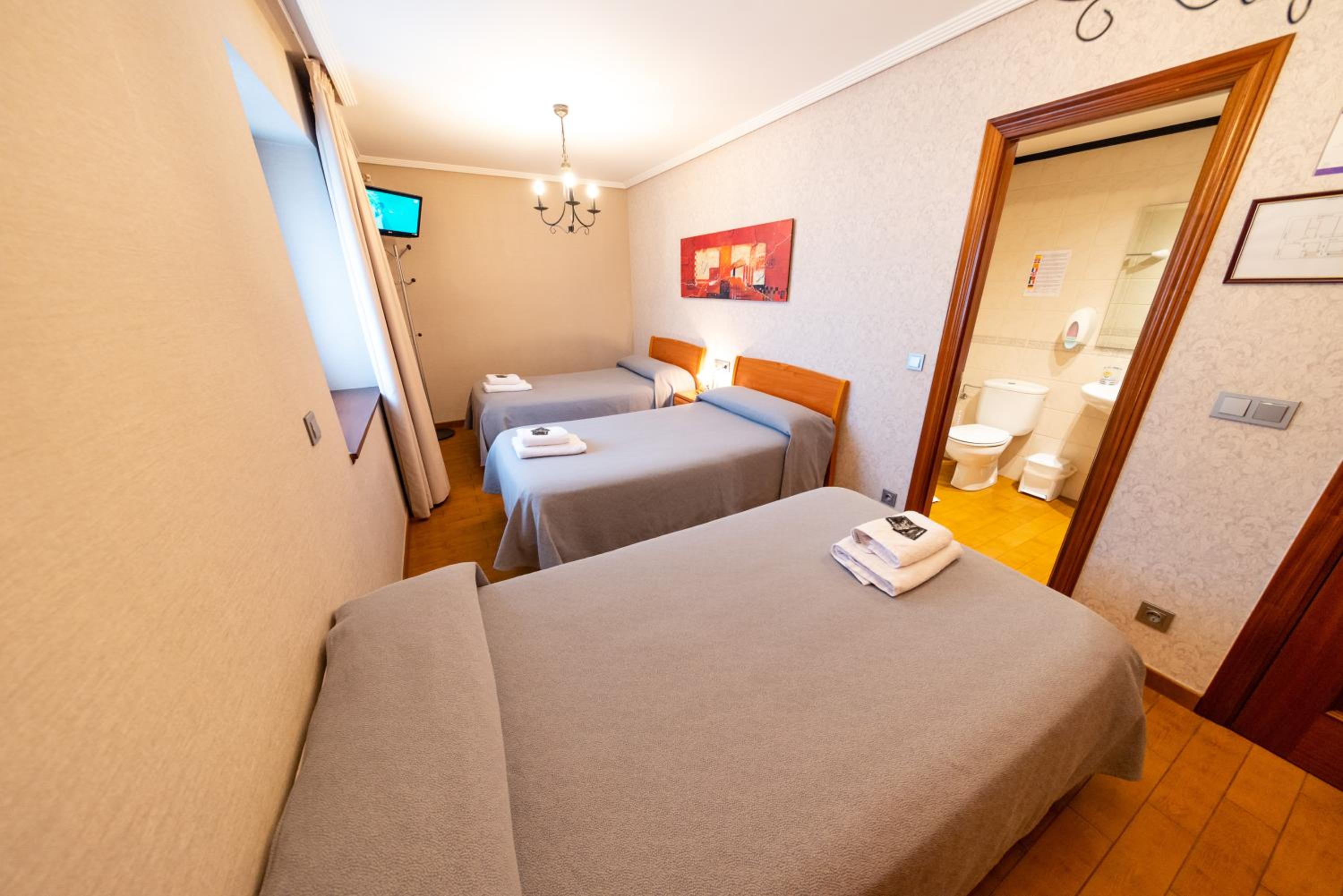 Triple Room with Private Bathroom - Photo 1