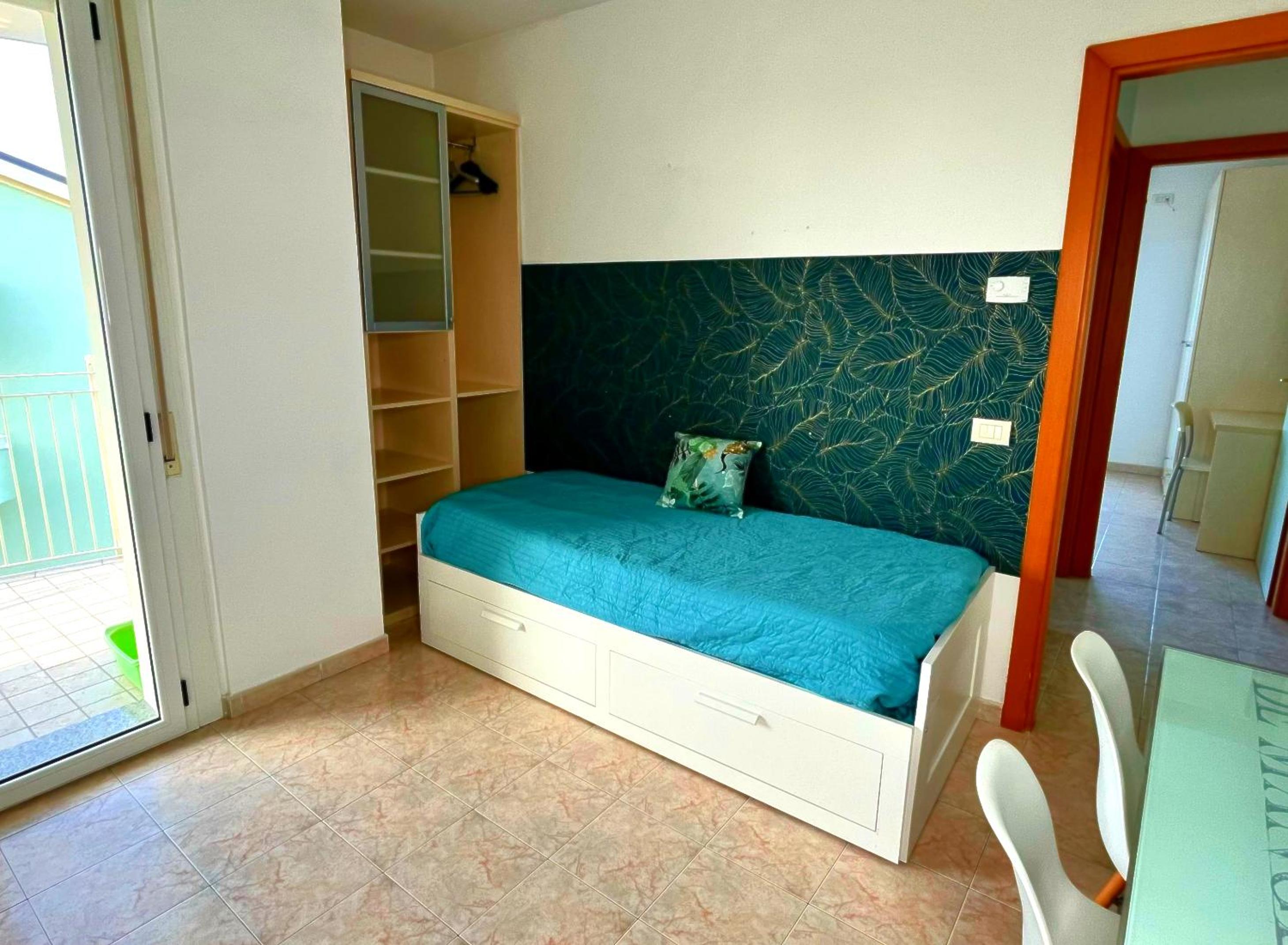 Large One-Bedroom Apartment with Sea View  - Photo 5