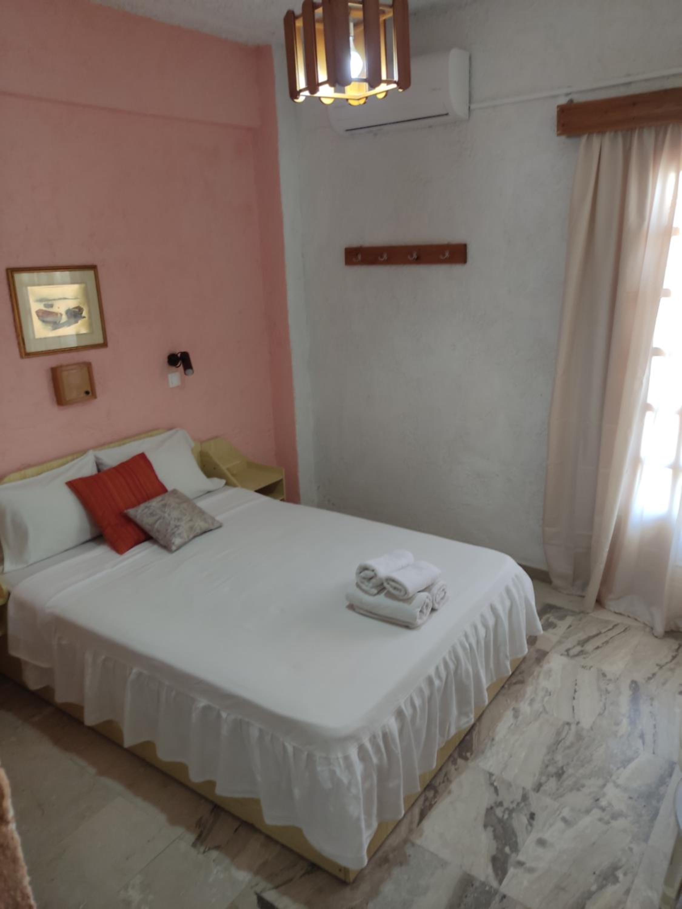 Double or Twin Room with Balcony - Photo 13