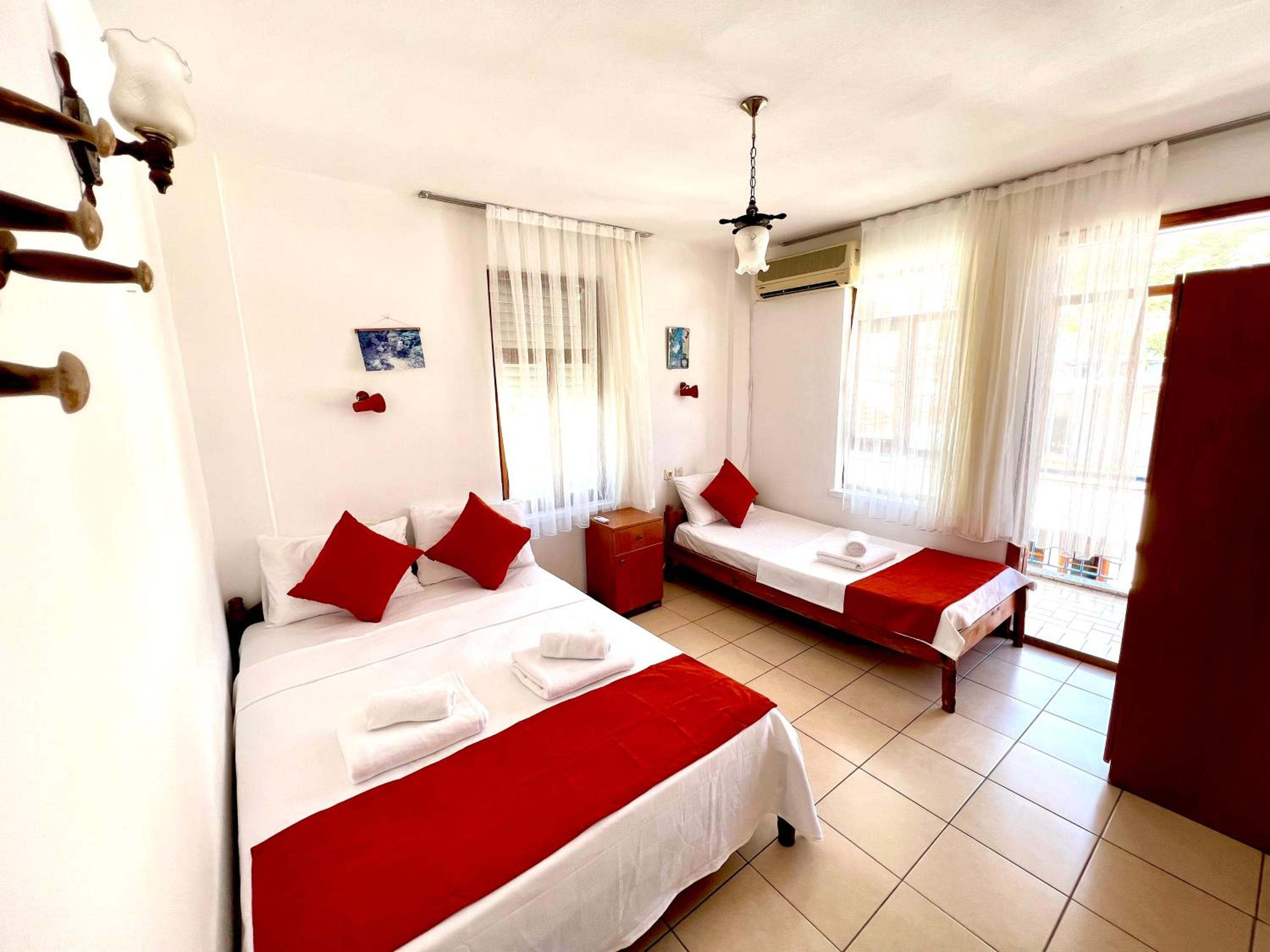 Triple Room With Balcony photo 1