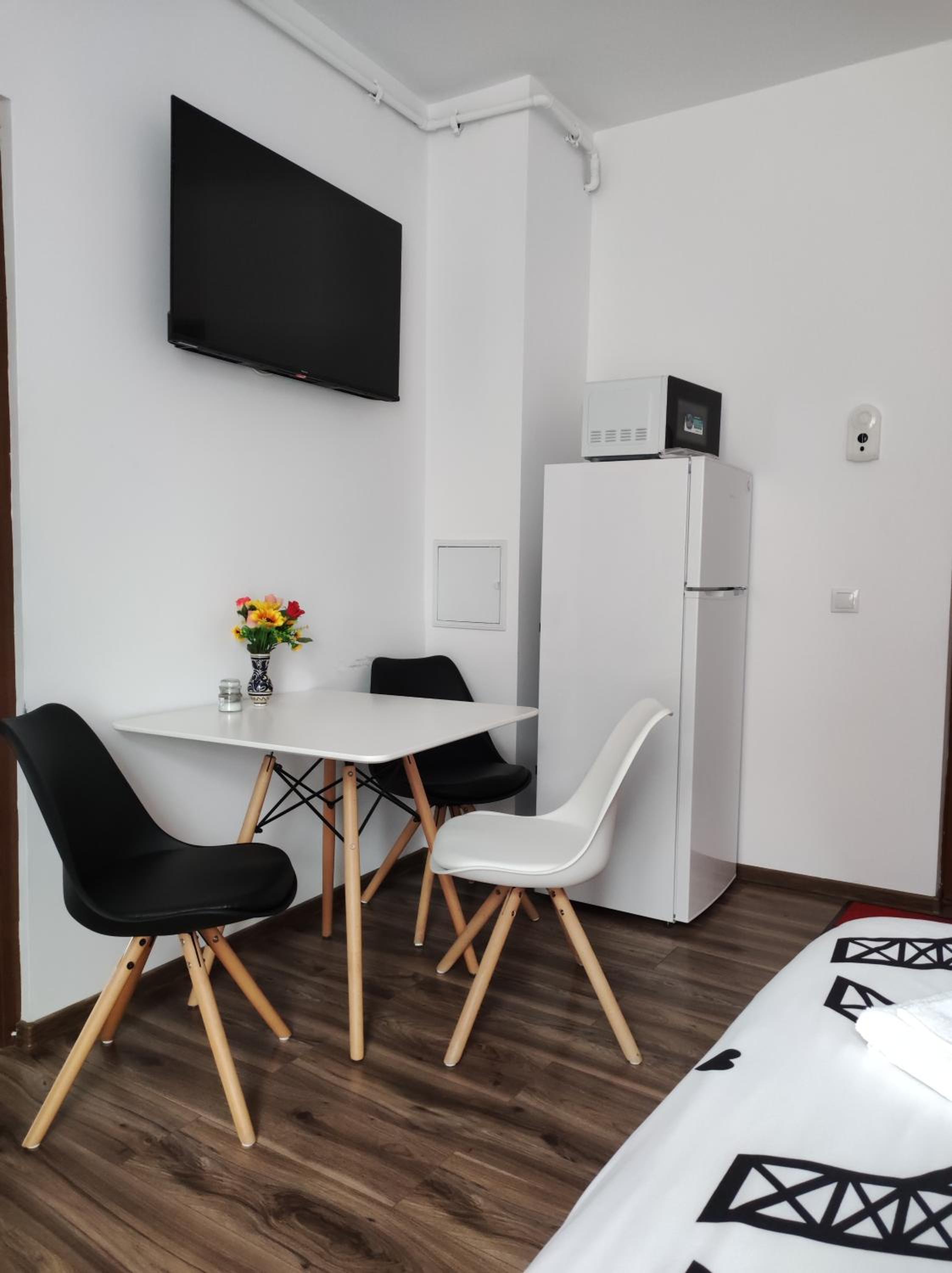 Two-Bedroom Apartment - Photo 6