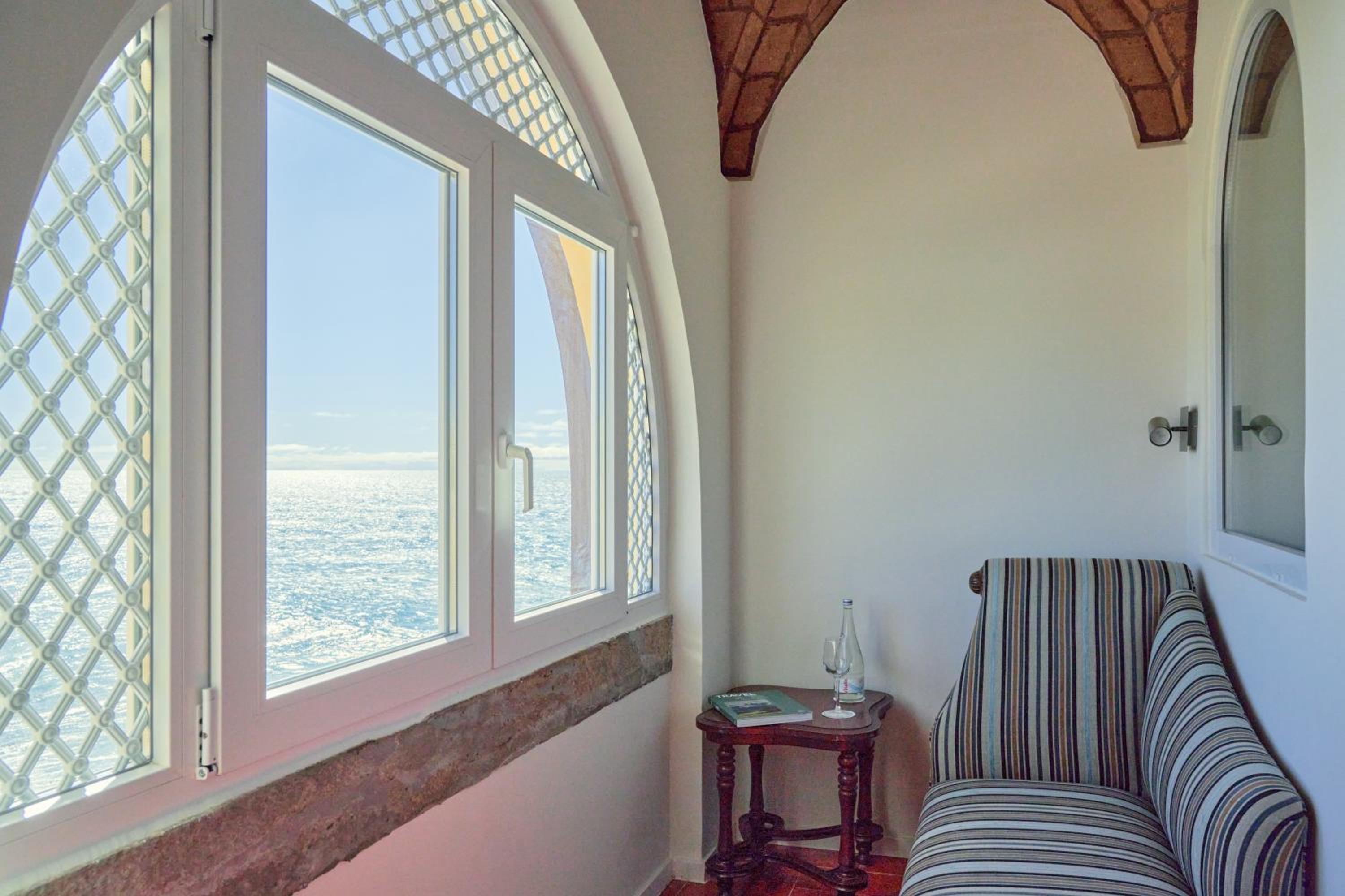 Superior Double or Twin Room with Sea View - Photo 4