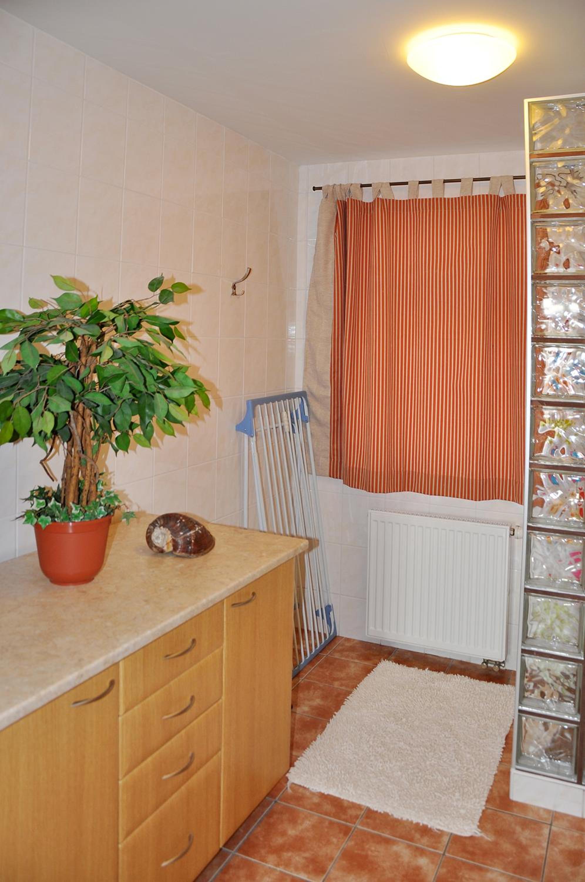 Apartment with Balcony (3 Adults) - Photo 15