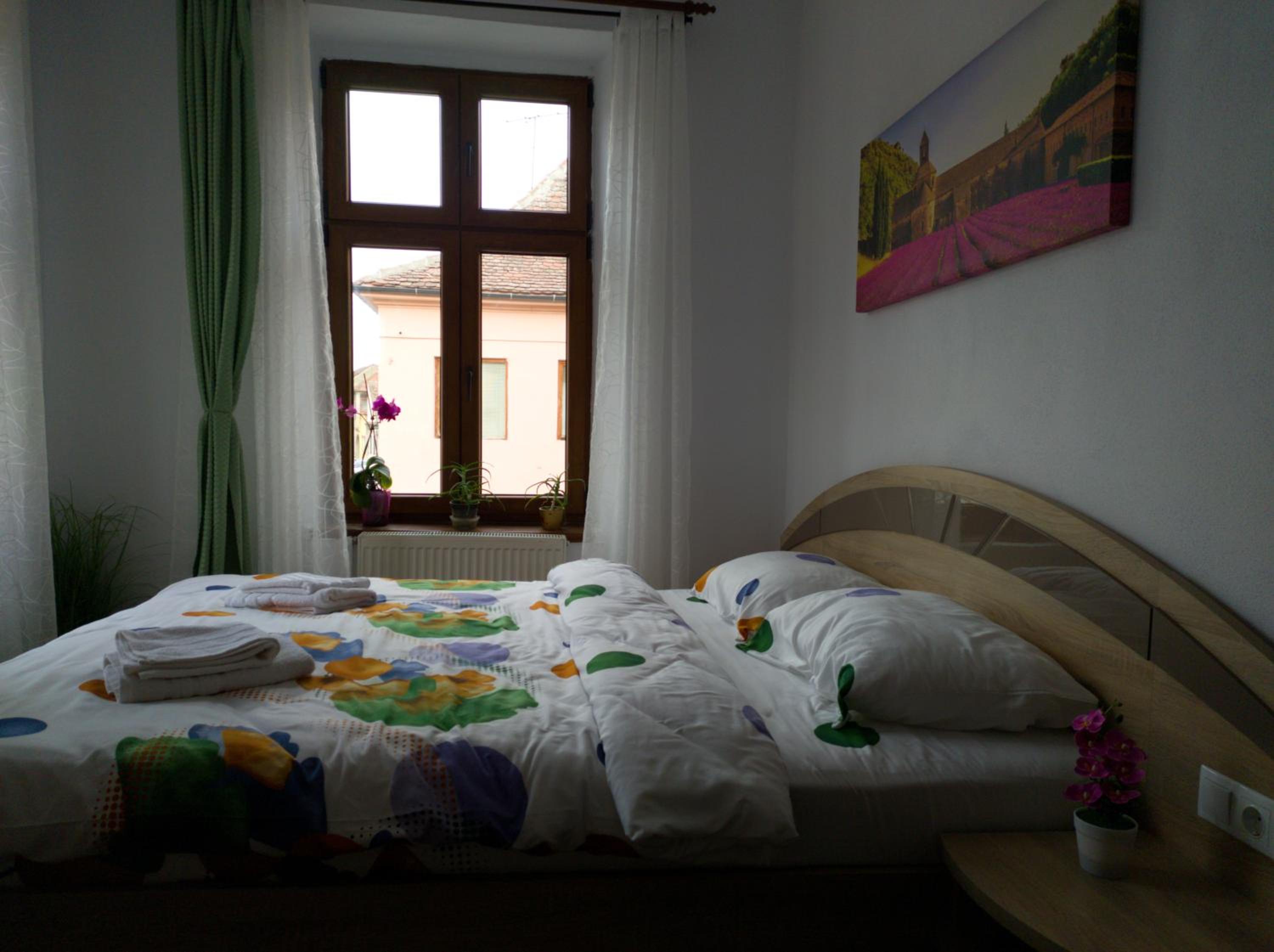 Two-Bedroom Apartment - Photo 2