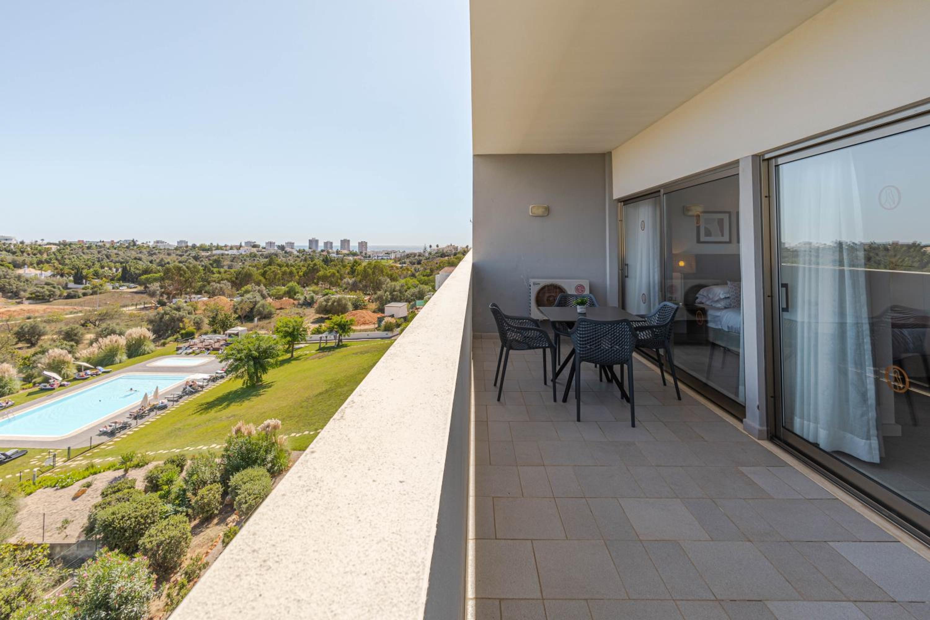 Studio with Pool View - Photo 1