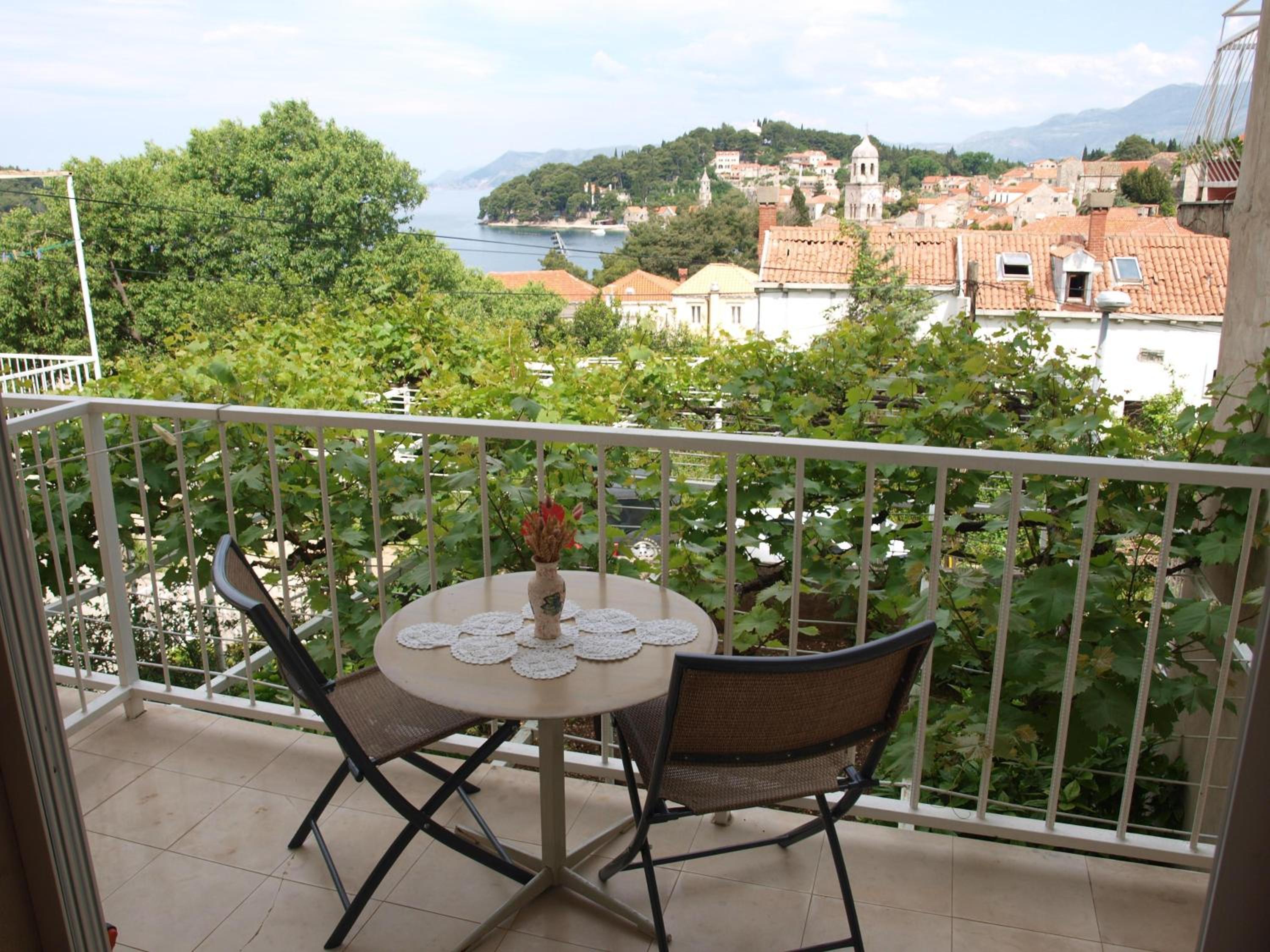 Deluxe Double Room with Balcony and Sea View photo 2