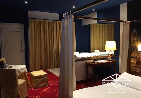 Deluxe Suite with Spa Bath