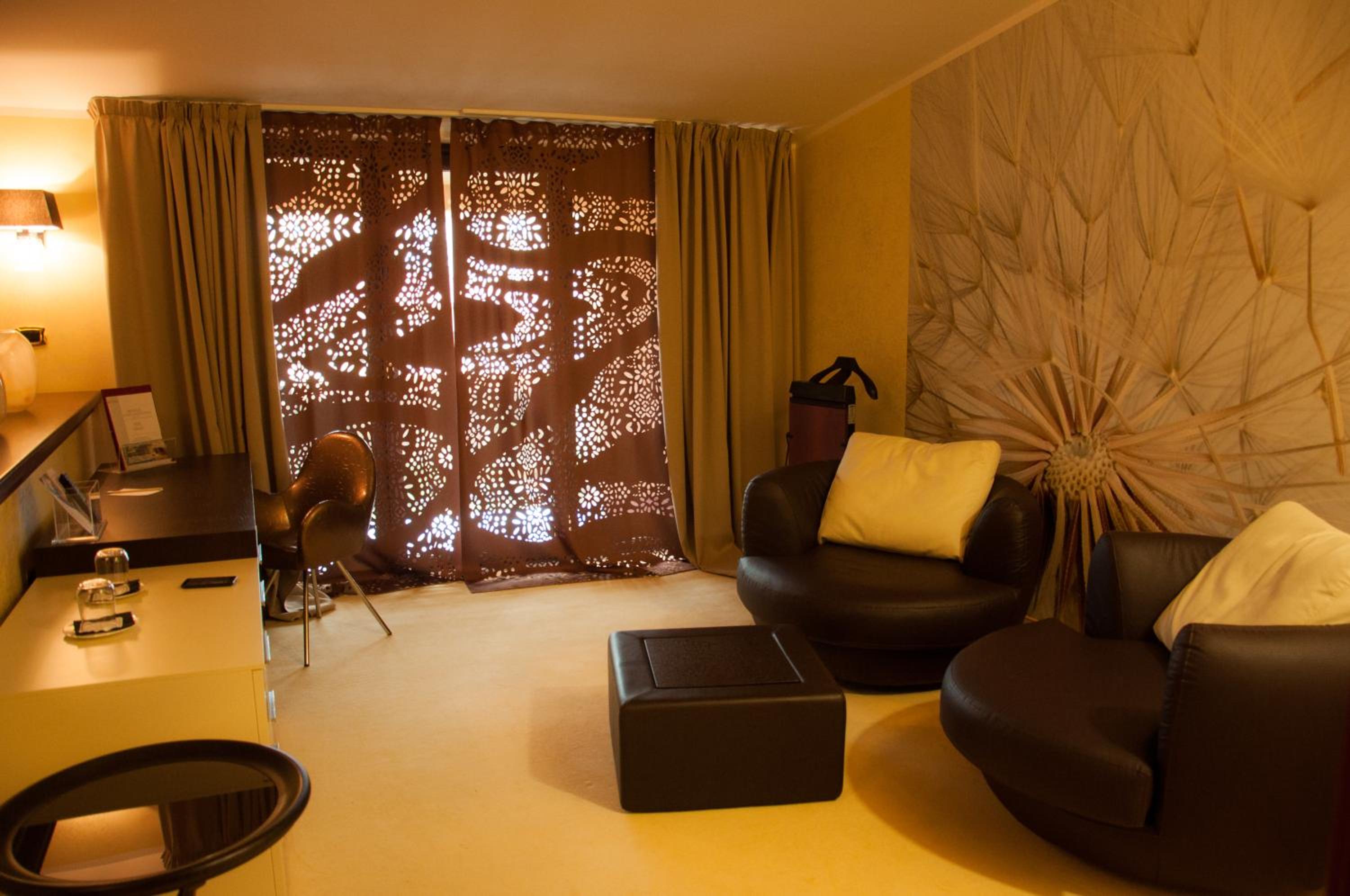 Suite - Photo 7