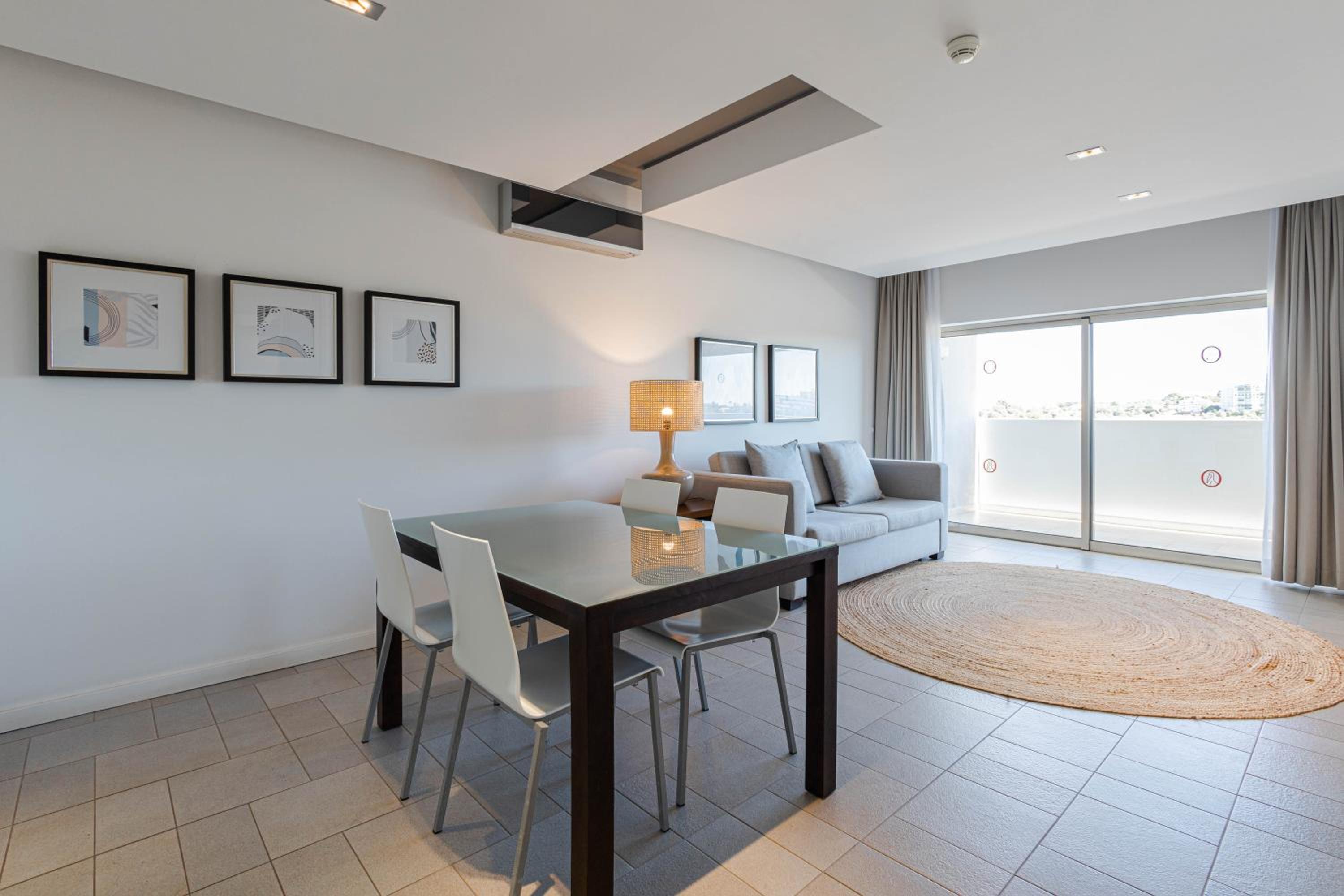 Apartment with Pool View  - Photo 2
