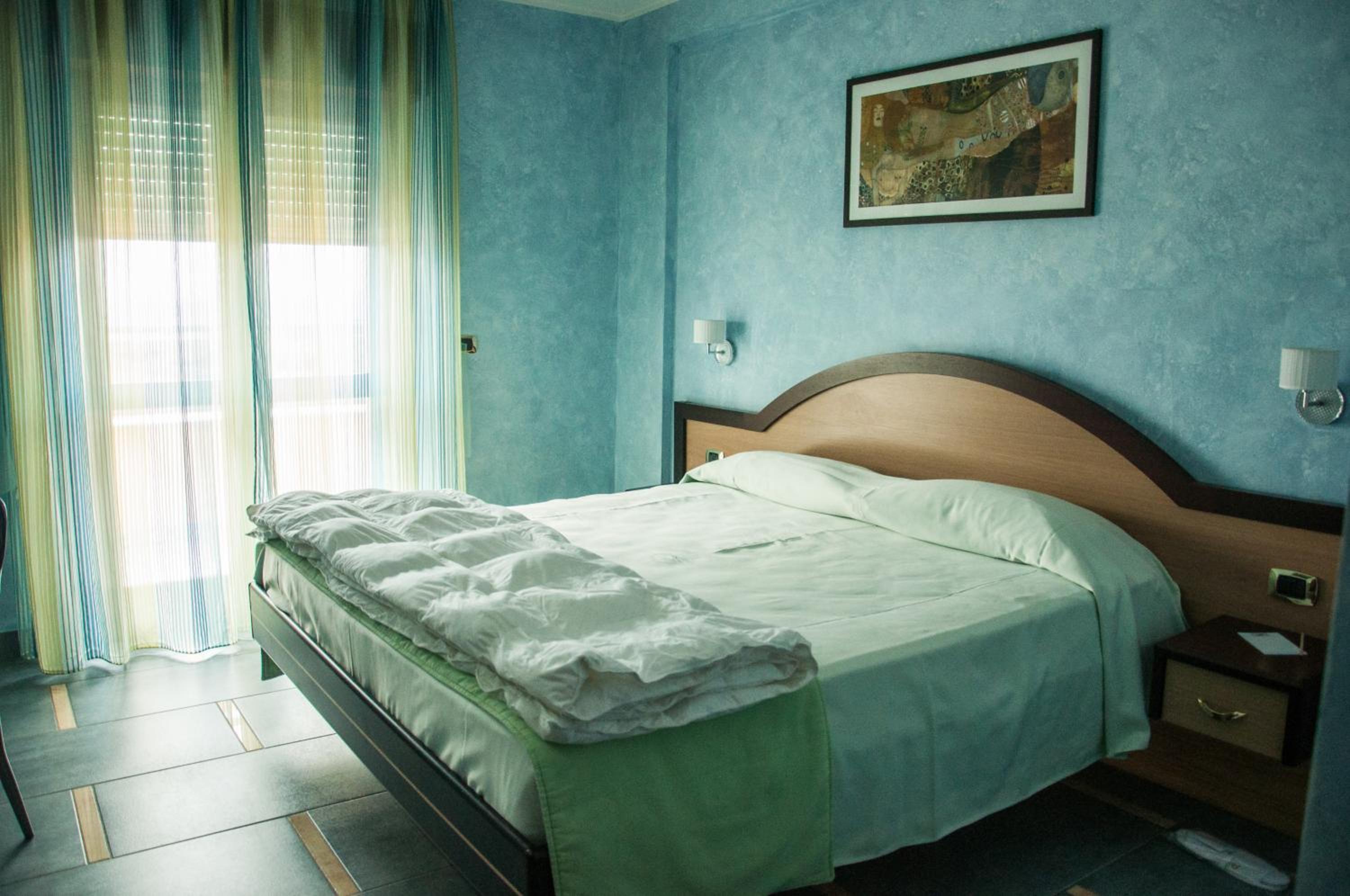 Double Room - Photo 12