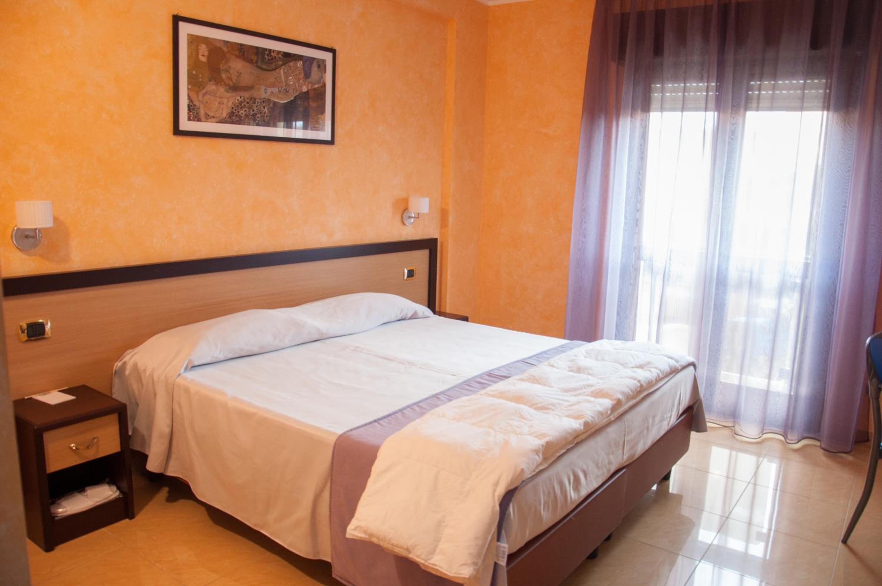 Double Room - Photo 16