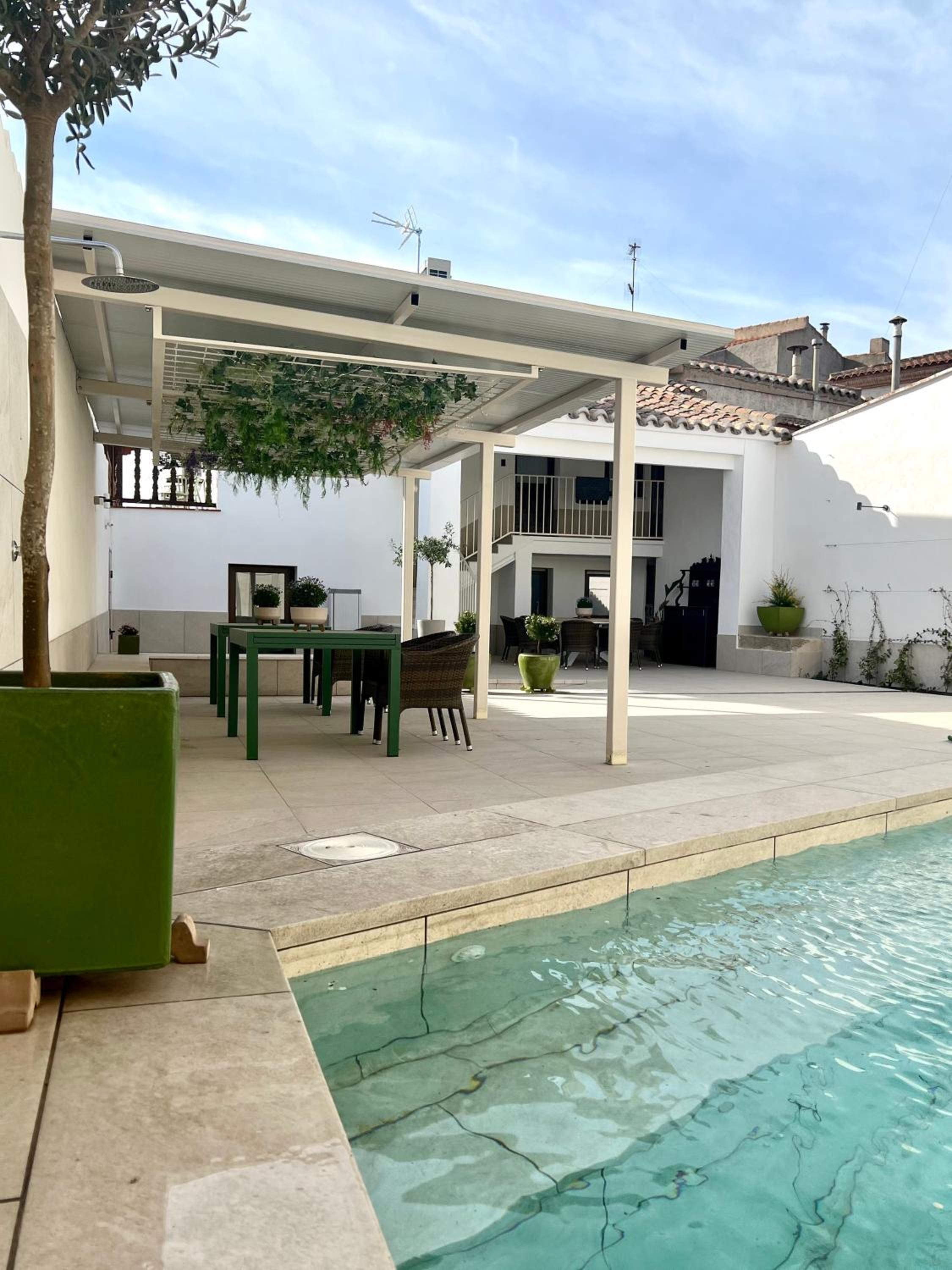 Apartment with Balcony photo 3