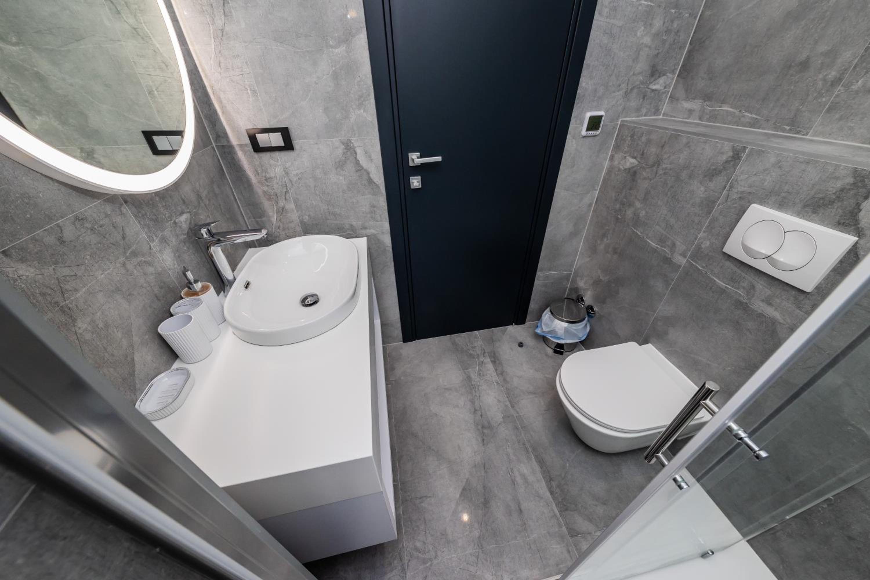 Deluxe Double Room with Sea View - Photo 7
