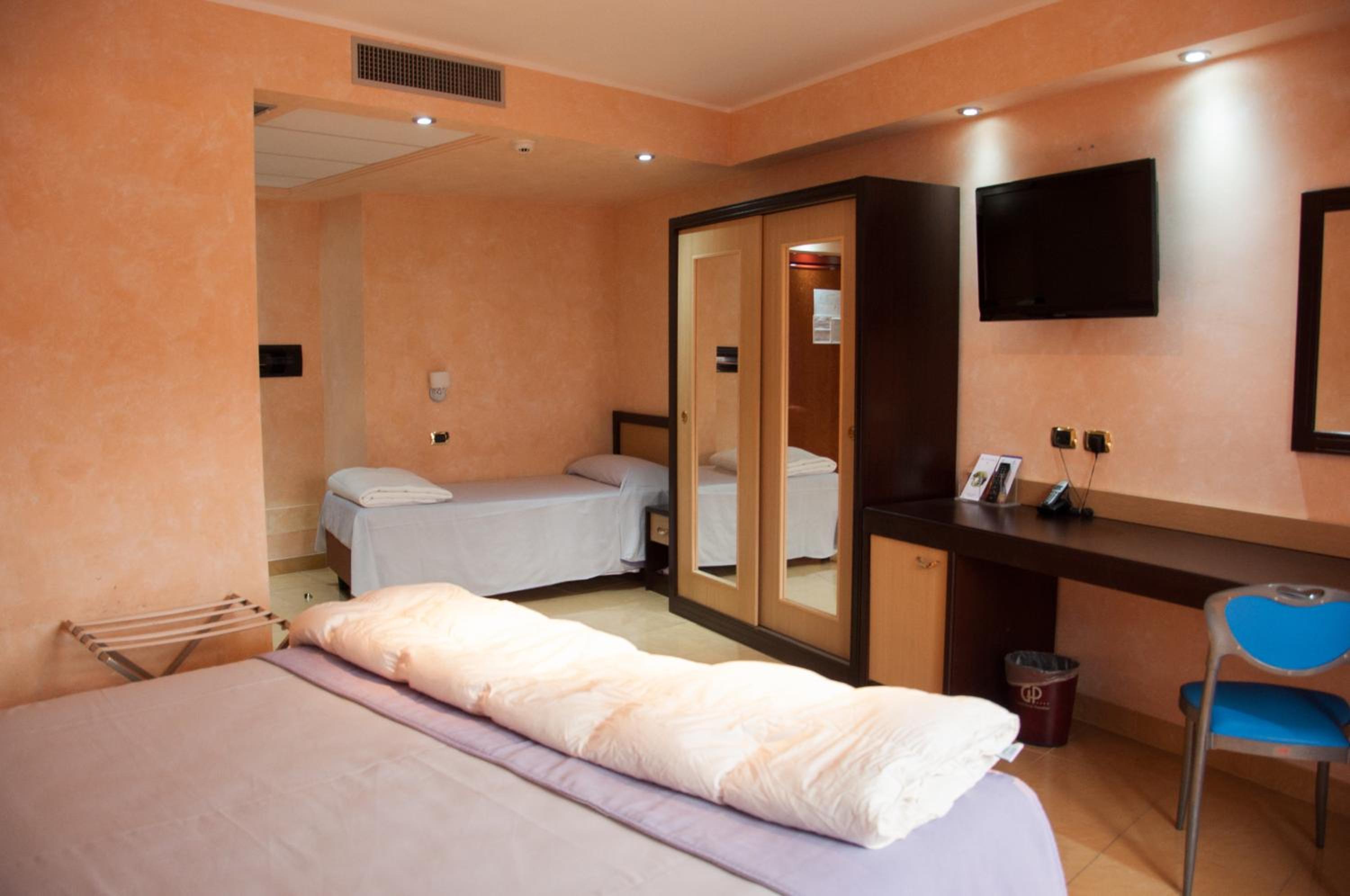 Triple Room - Photo 1