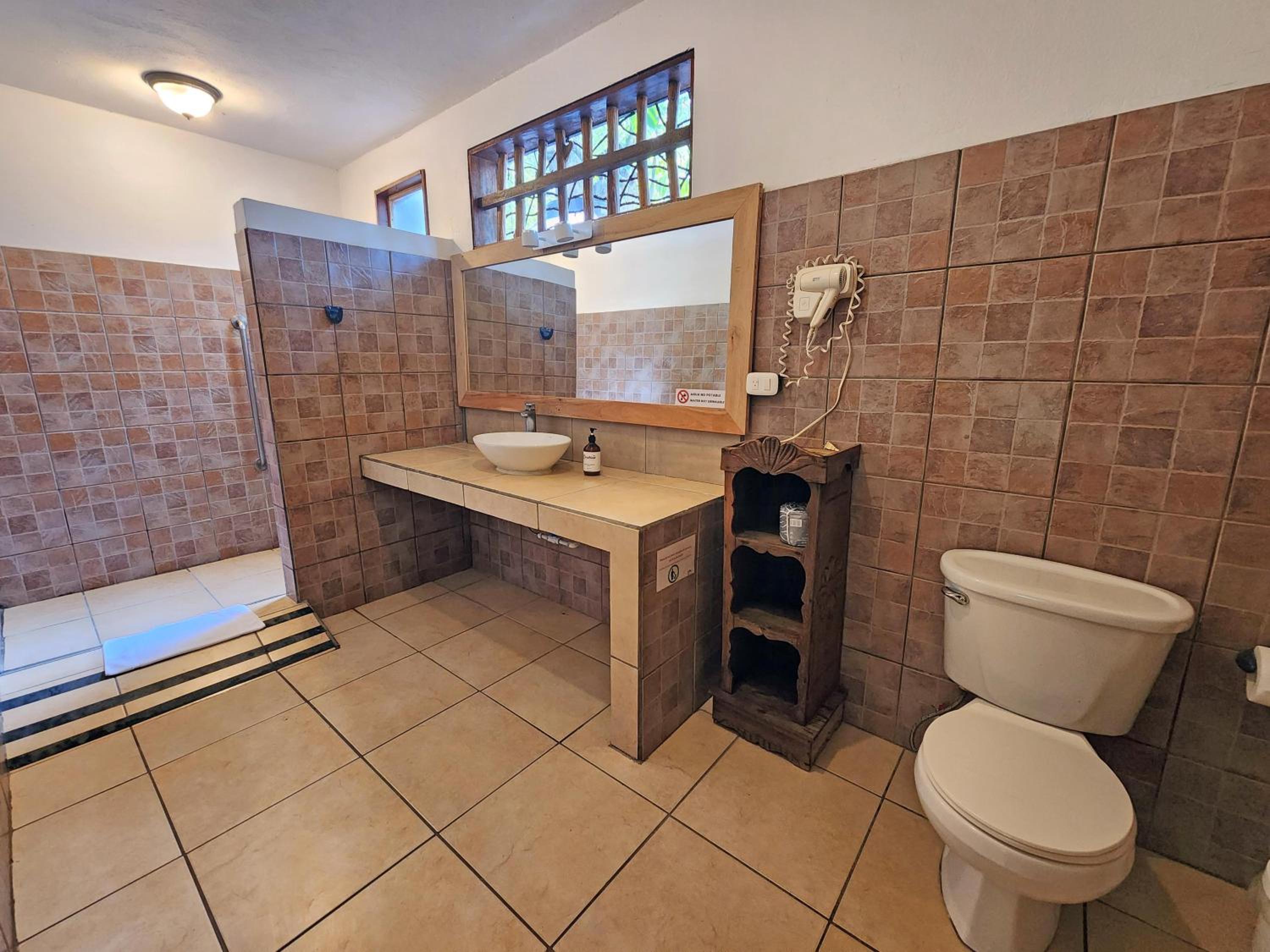 King Room with Garden View - Photo 17