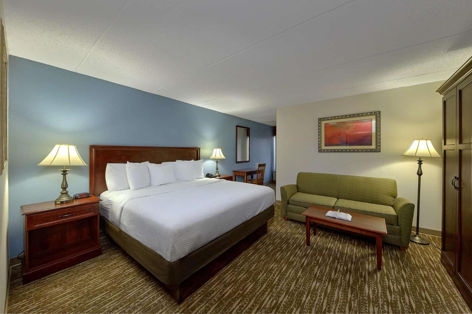 Standard King Room - Photo 4