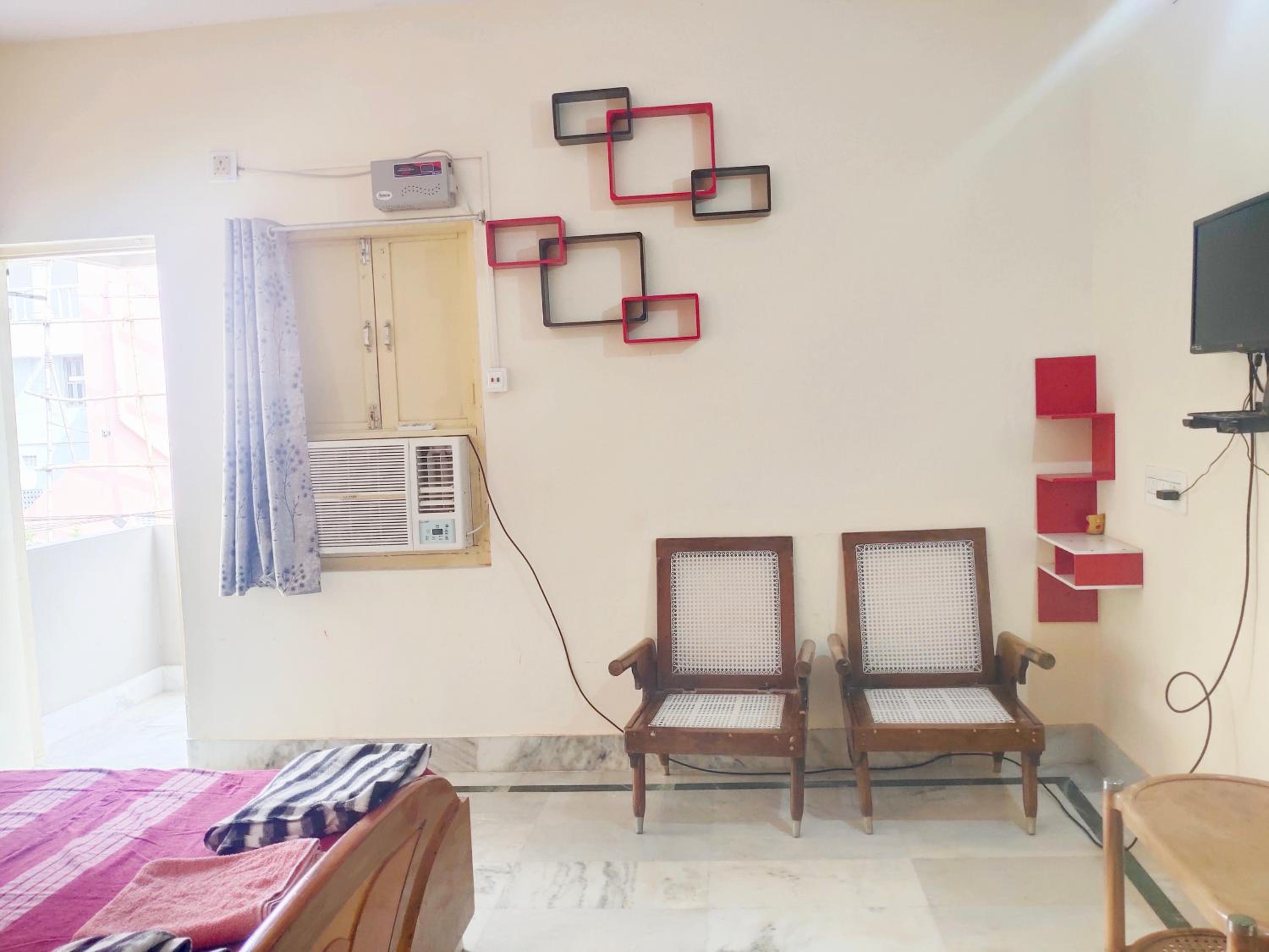 Family Room with Balcony photo 2