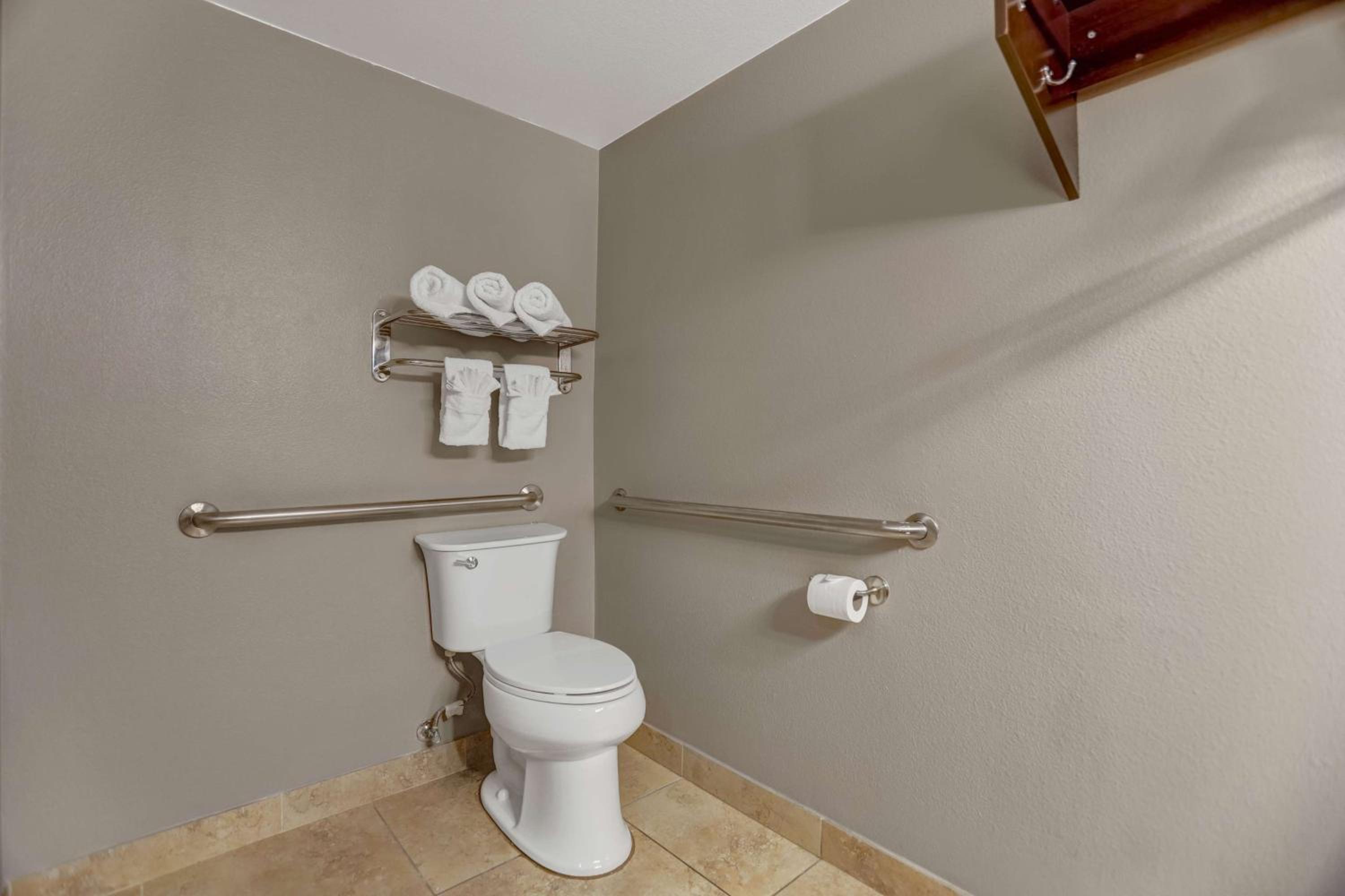 Queen Room - Disability Access - Non-Smoking - Photo 2