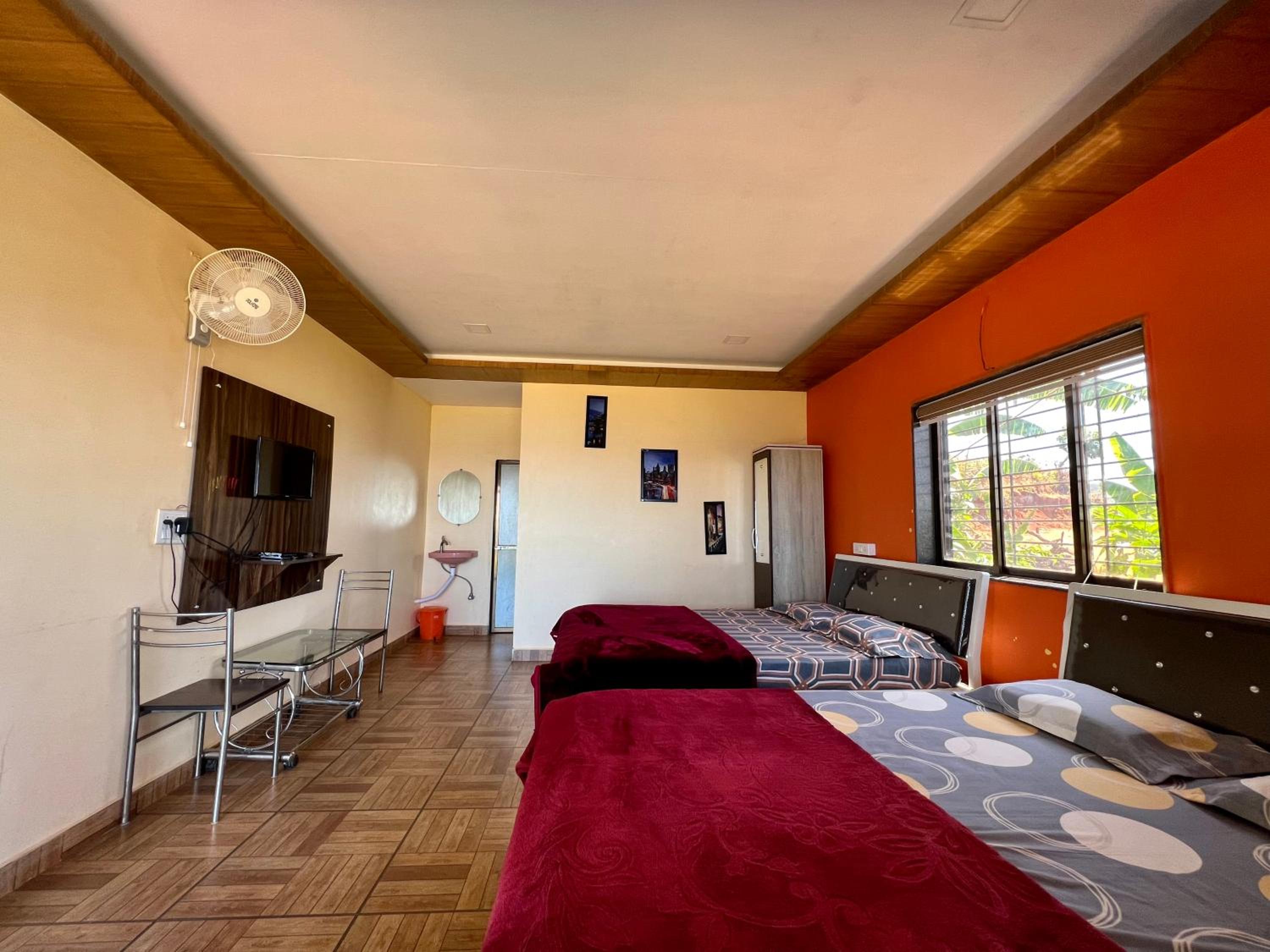 Family Room with Lake View - Photo 27