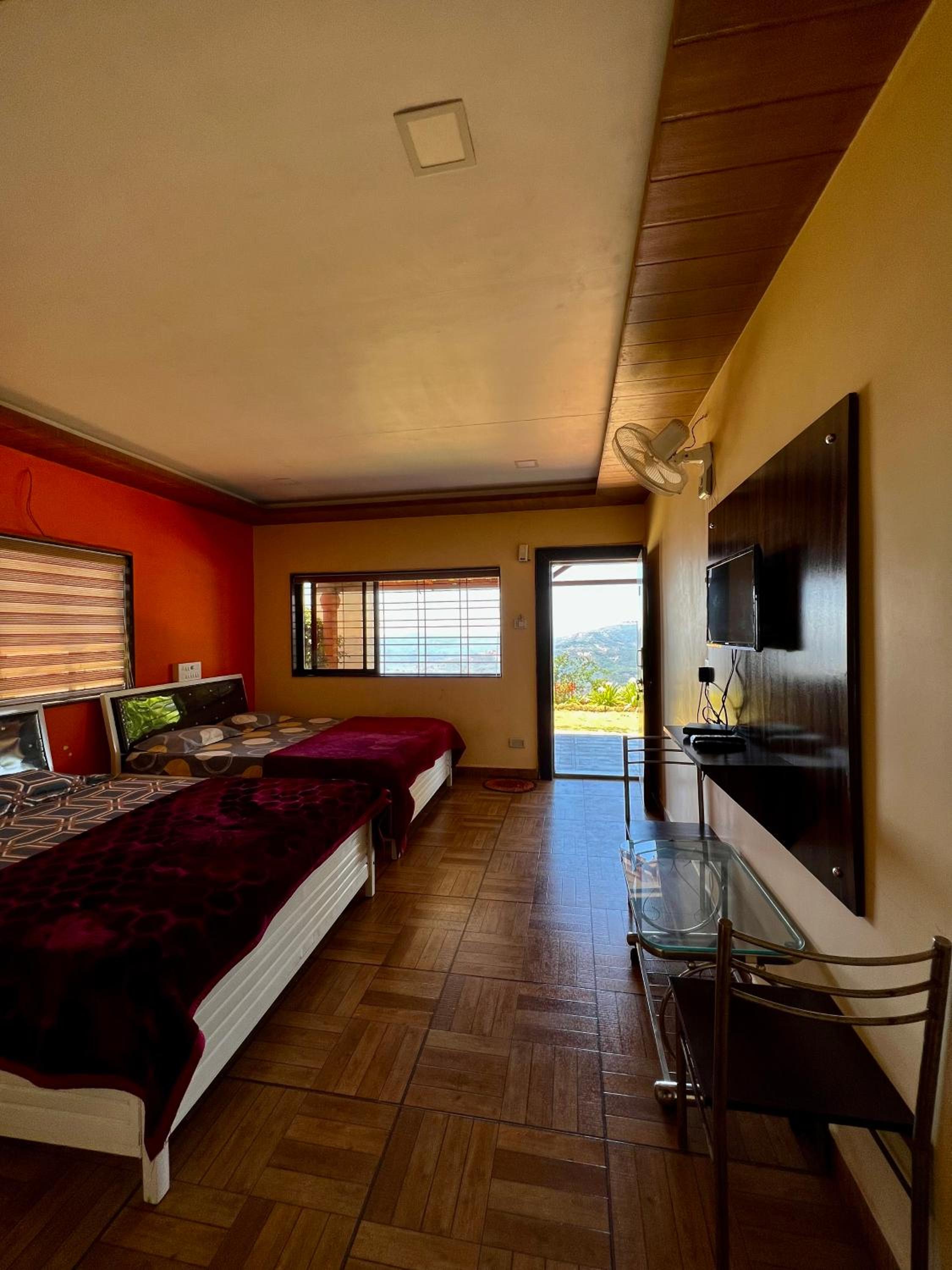Family Room with Lake View - Photo 25