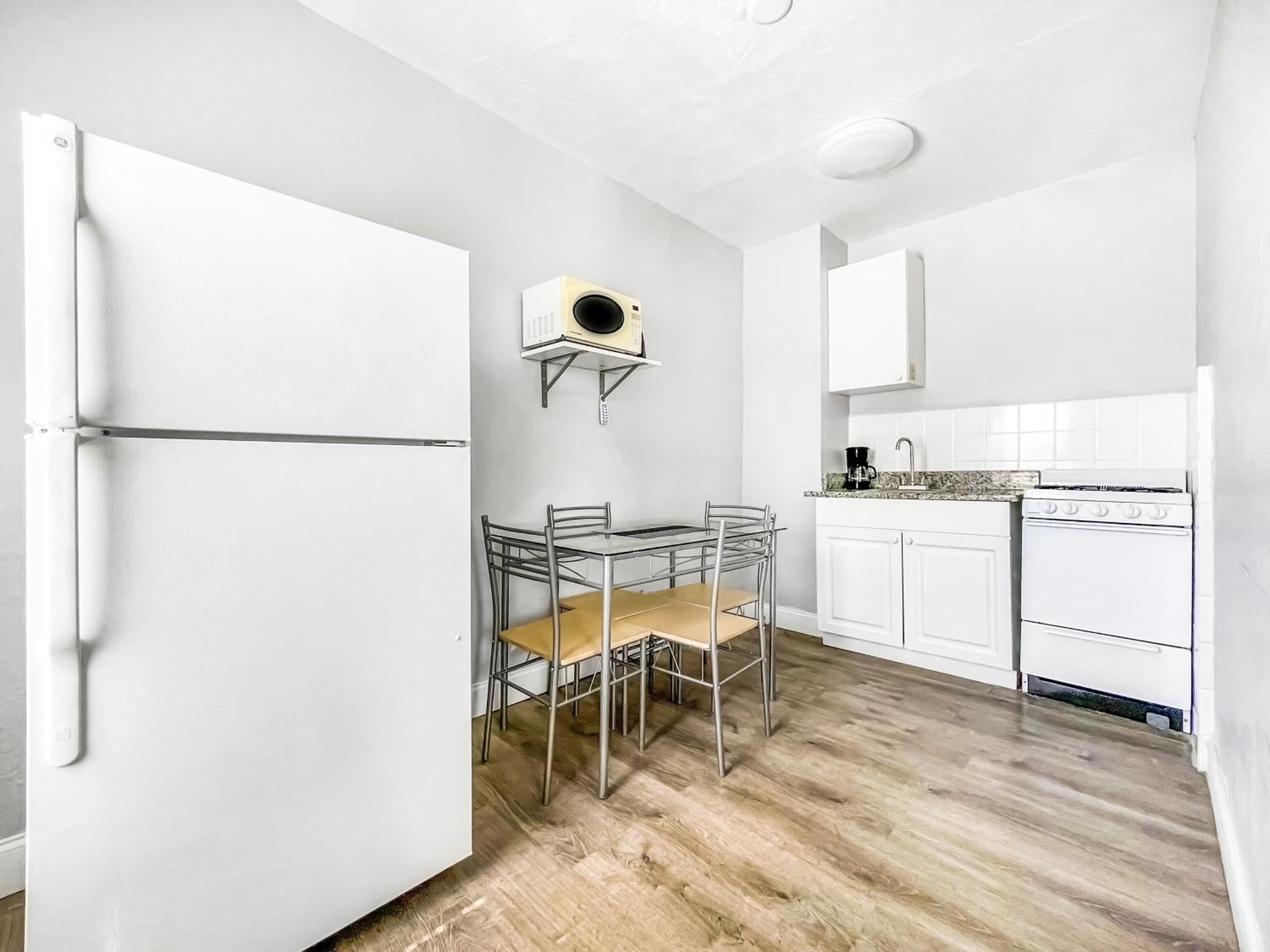 Apartment photo 3