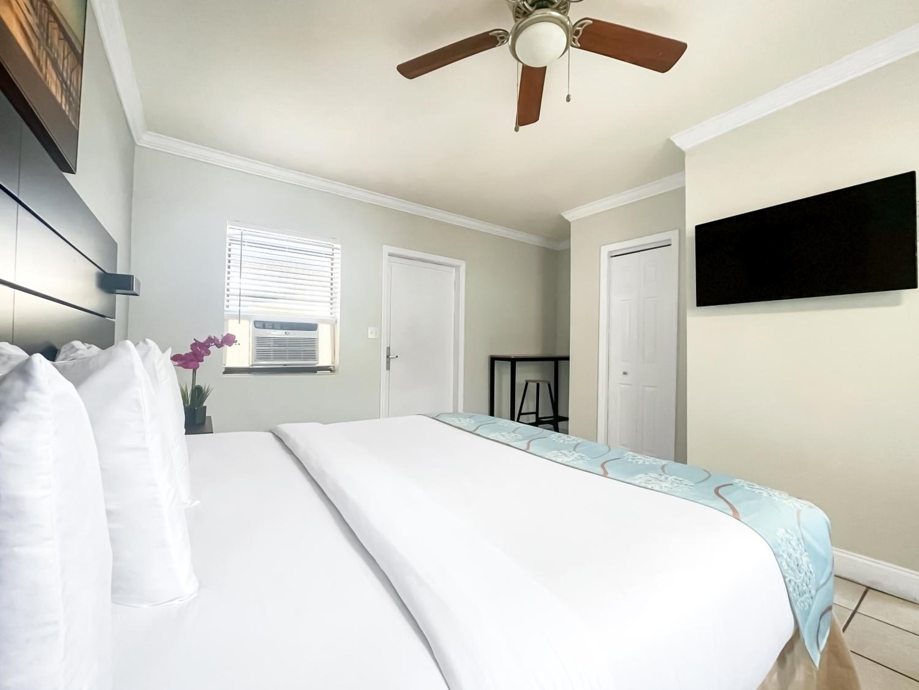Standard Queen Room photo 1