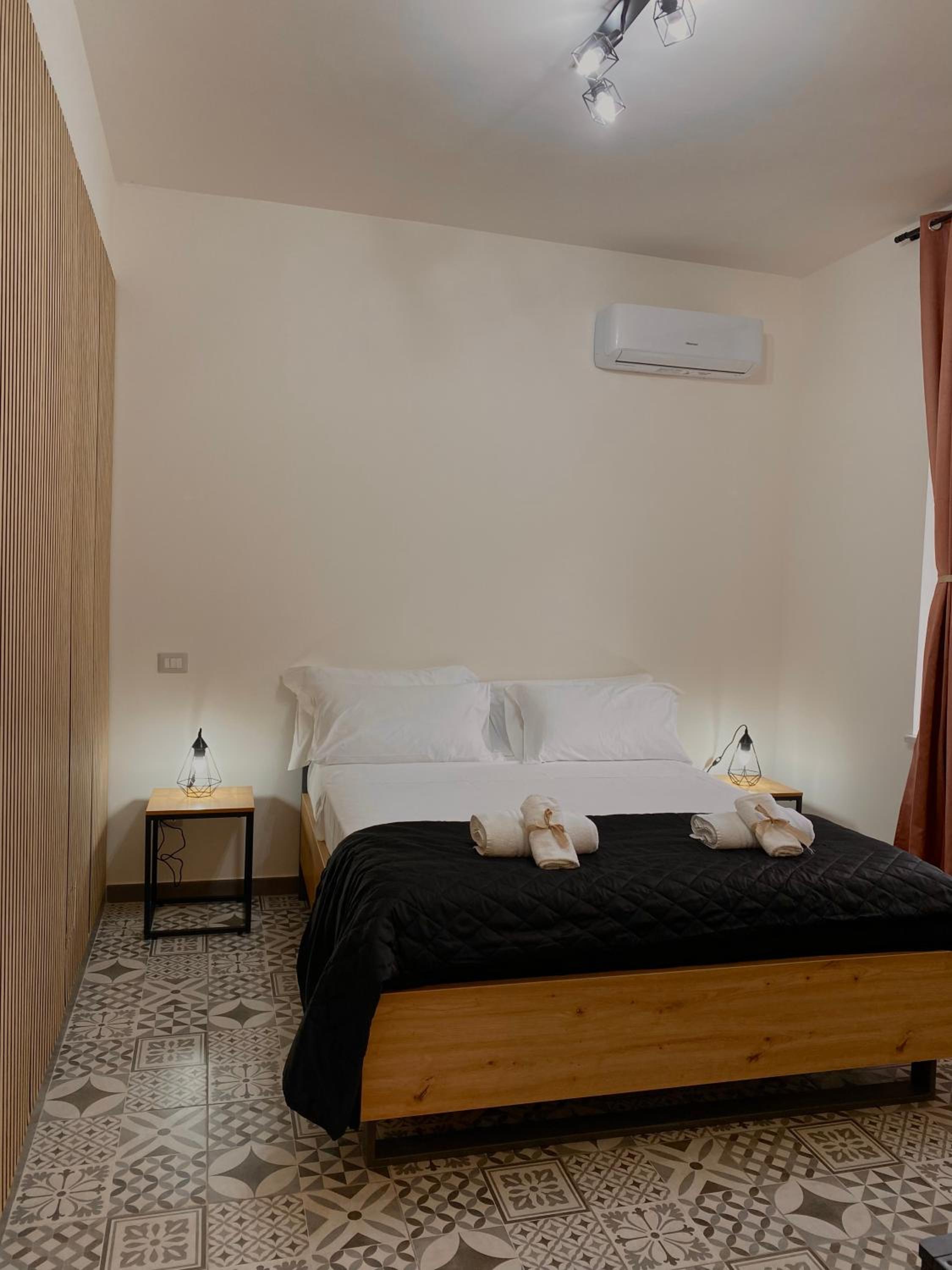 Large Double Room photo 1