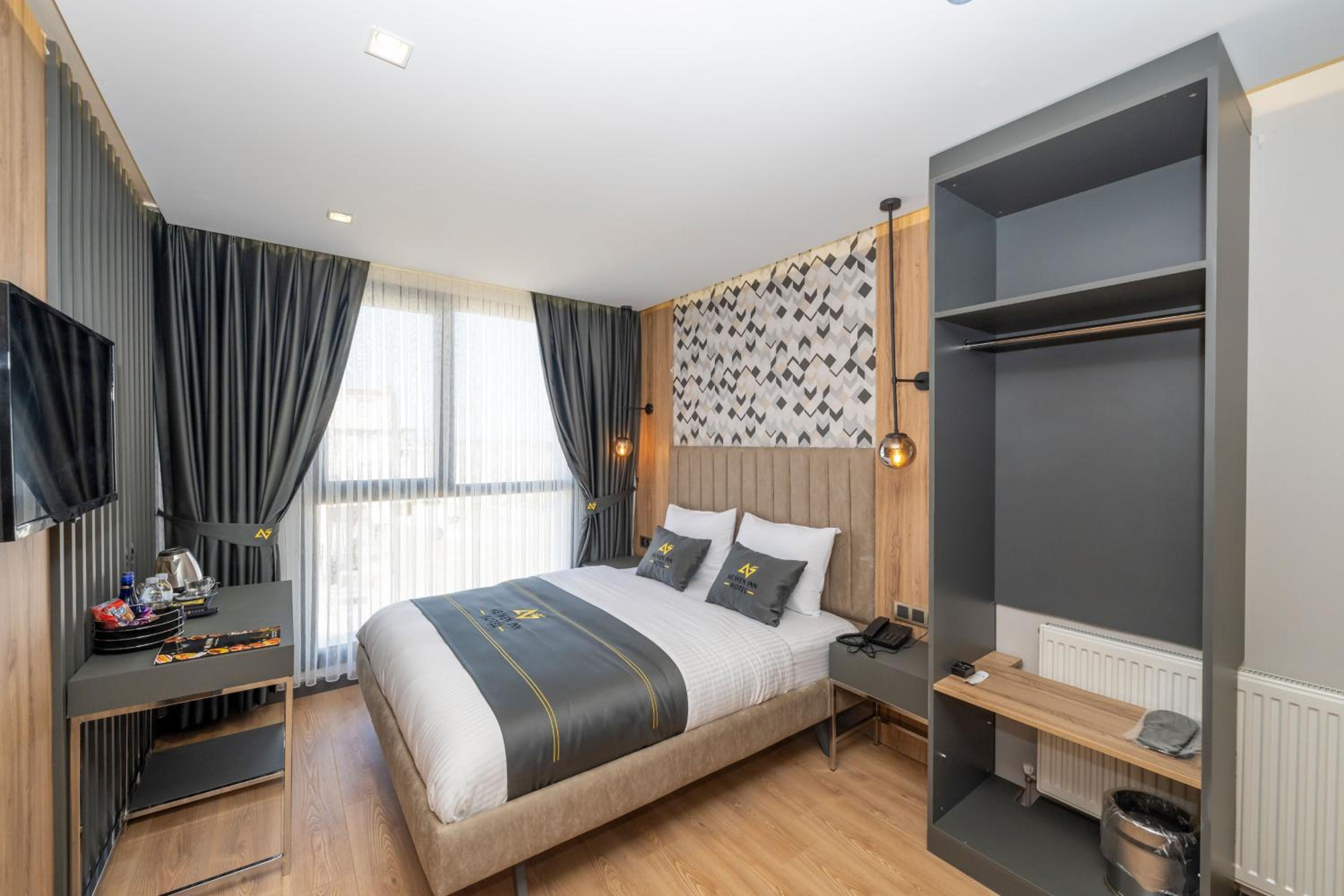 Deluxe Double Room - Photo 8