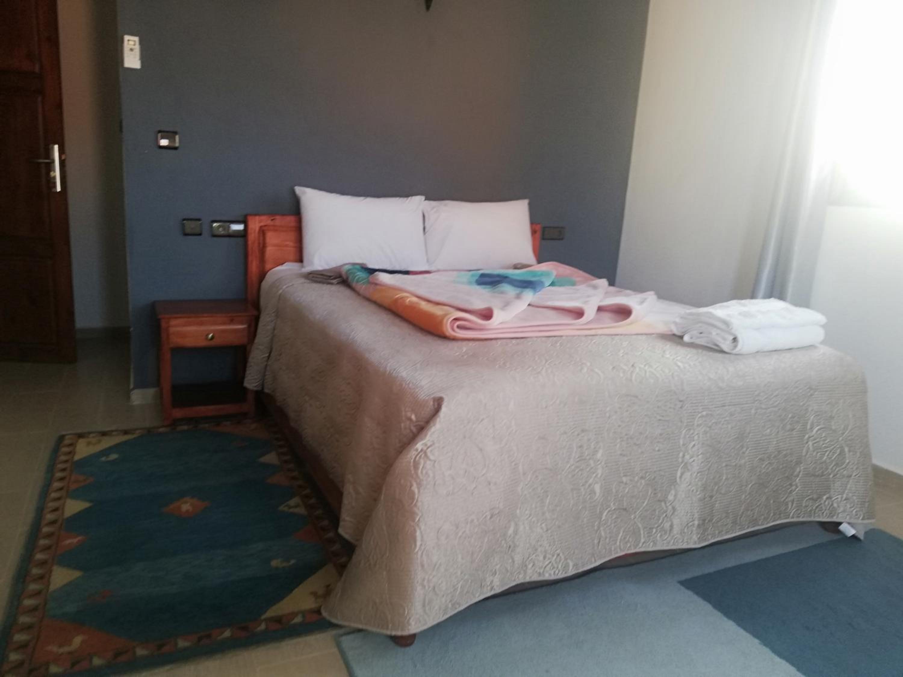 Double Room with Private Bathroom - Photo 7