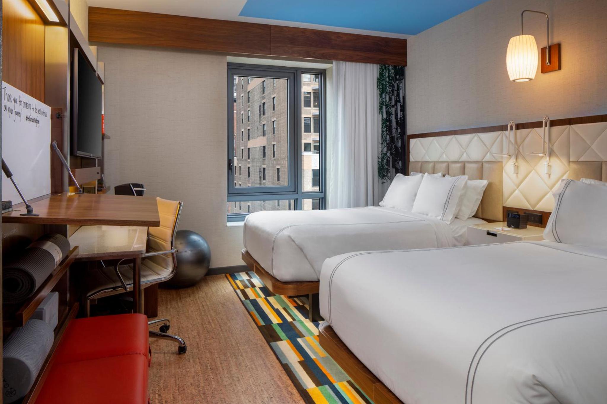 Premium Double Room with Two Double Beds thumbnail 6