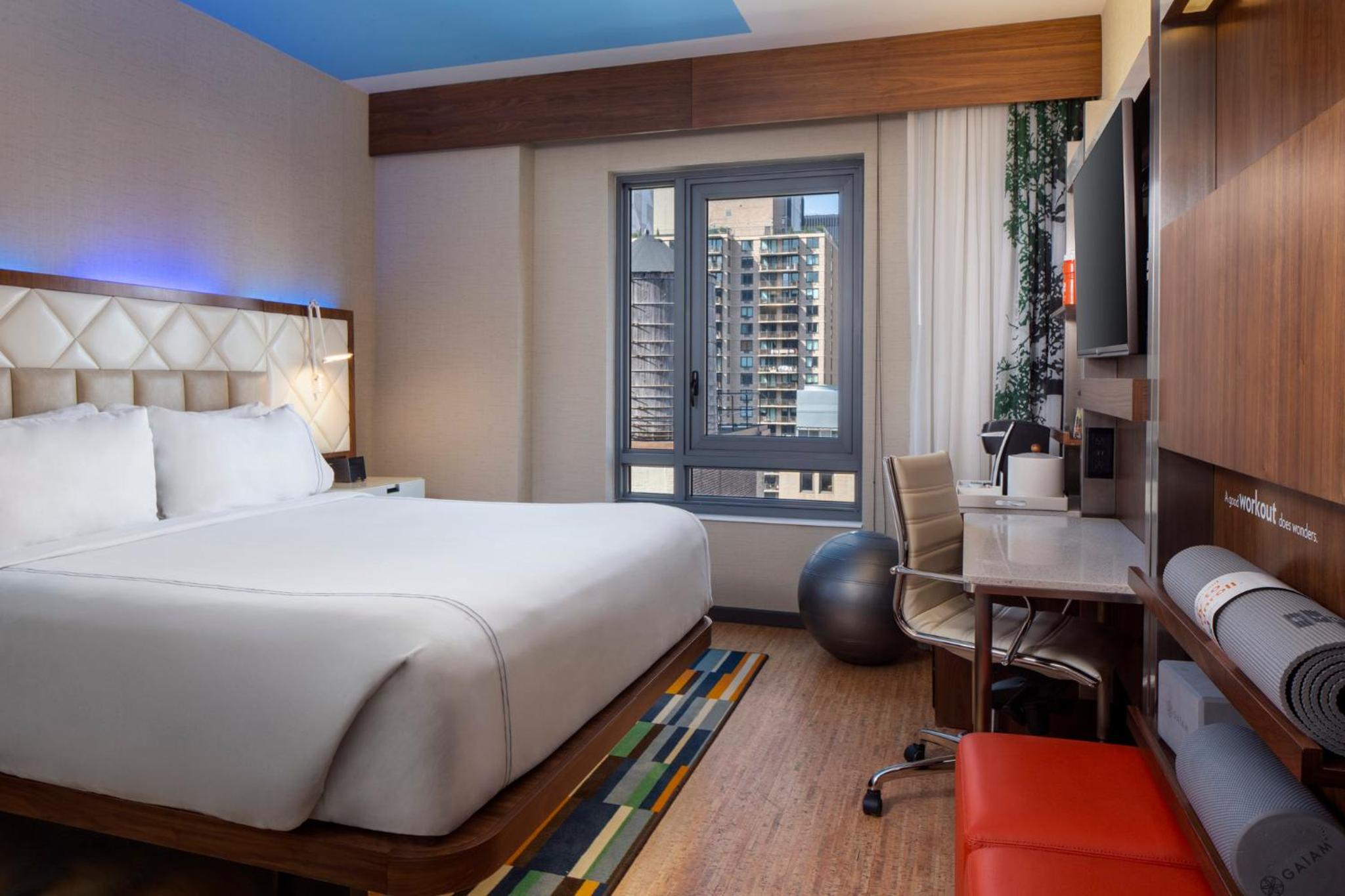 Premium King Room with City View
