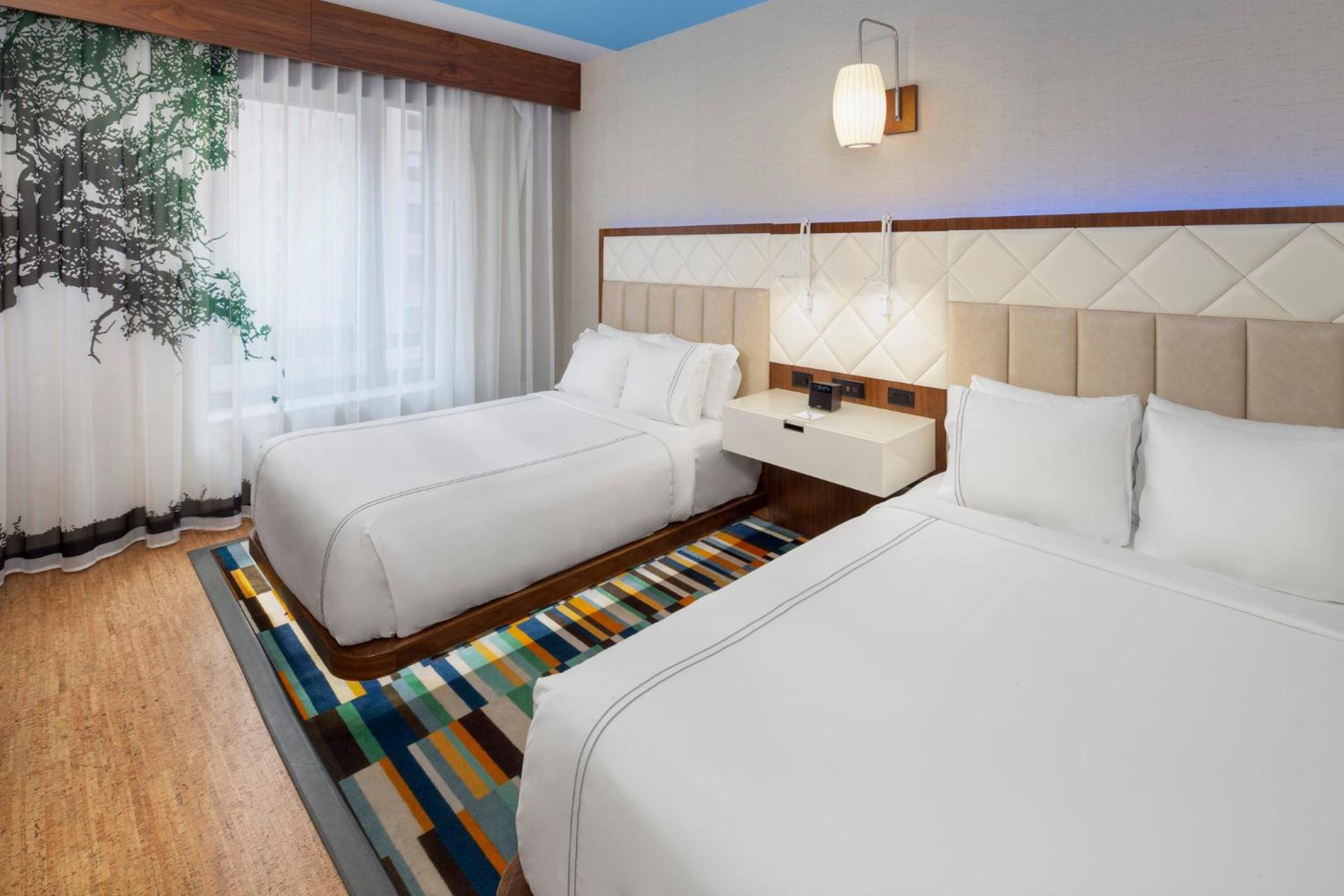 Standard Double Room with Two Double Beds and Accessible Tub - Mobility Access thumbnail 6