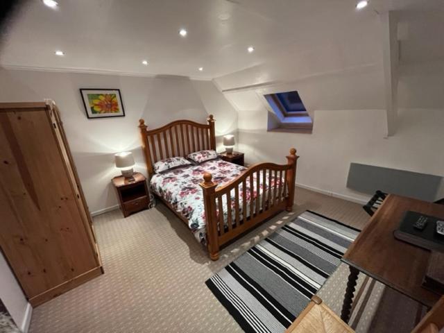 Deluxe Double Room with Bath - Photo 1