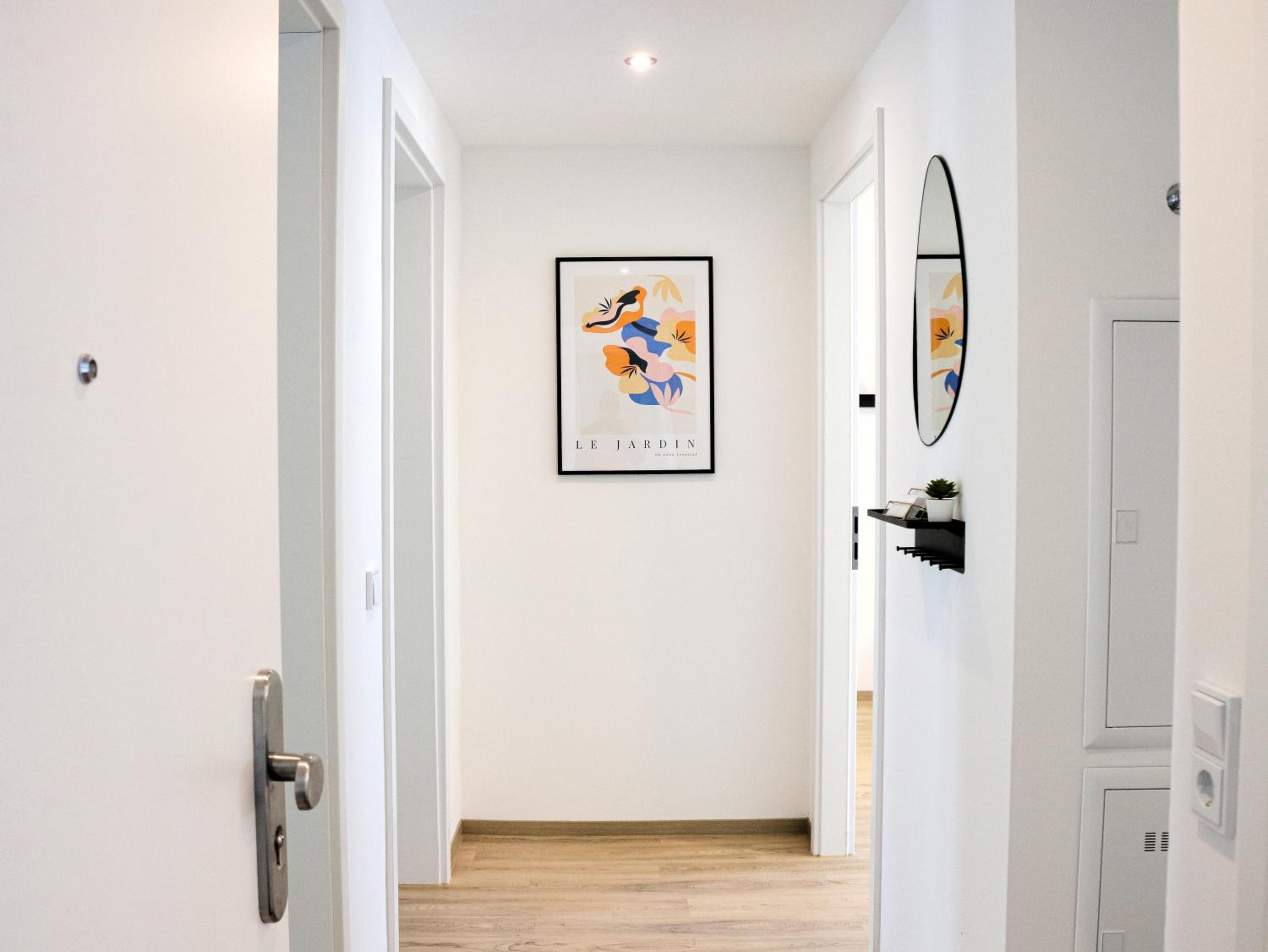 One-Bedroom Apartment photo 2