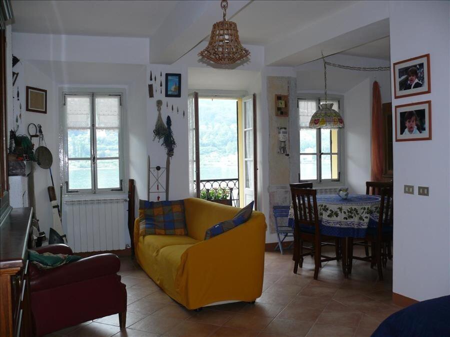 Apartment with Lake View